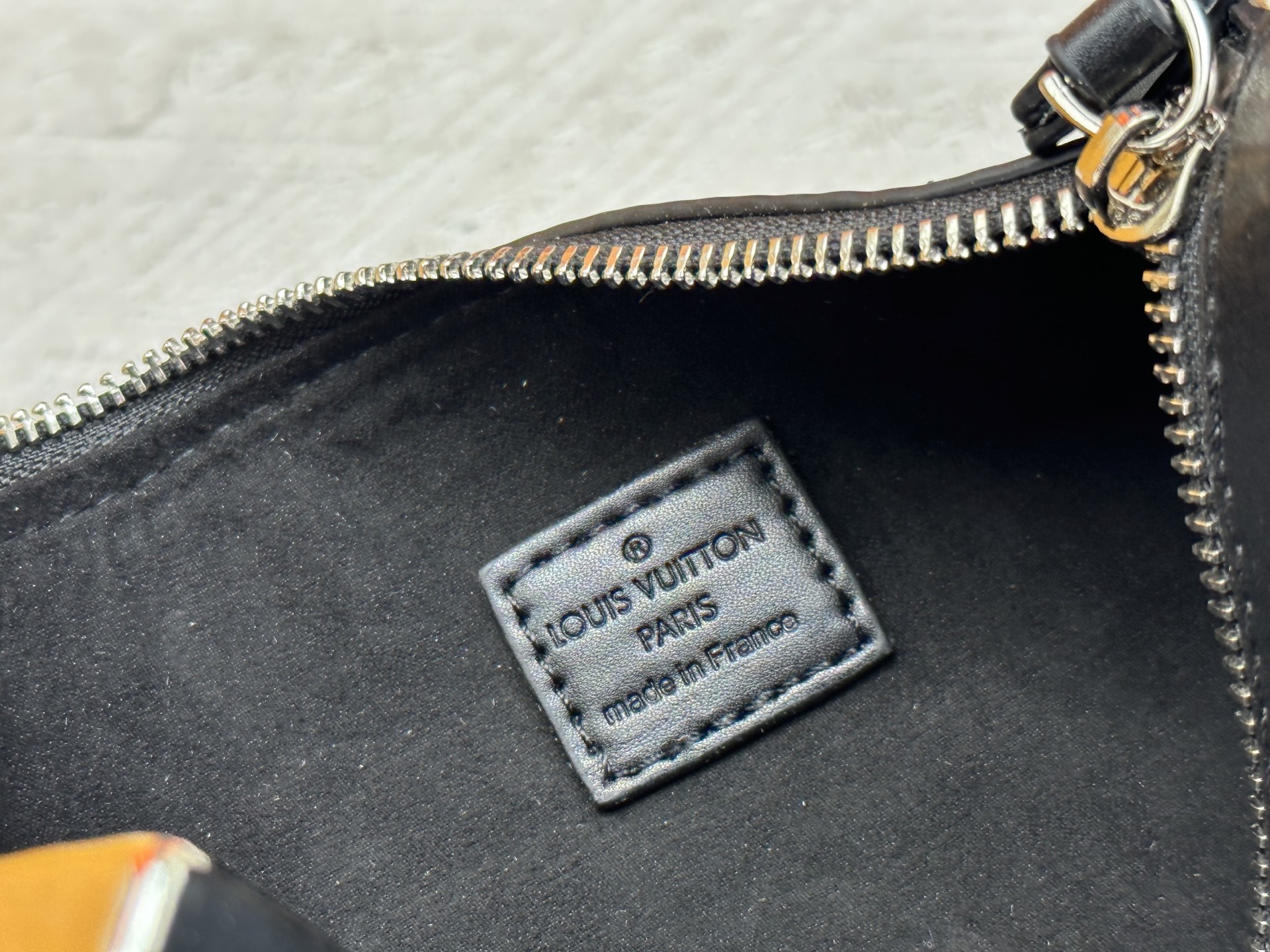 Designer Side Trunk MM Handbag - Black - Gorchic - $136.99