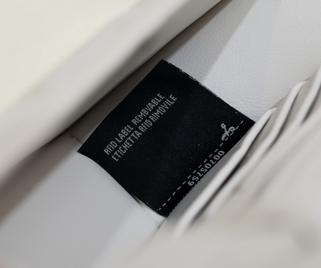 FD Baguette Wallet With Chain - White - Gorchic - $132.99