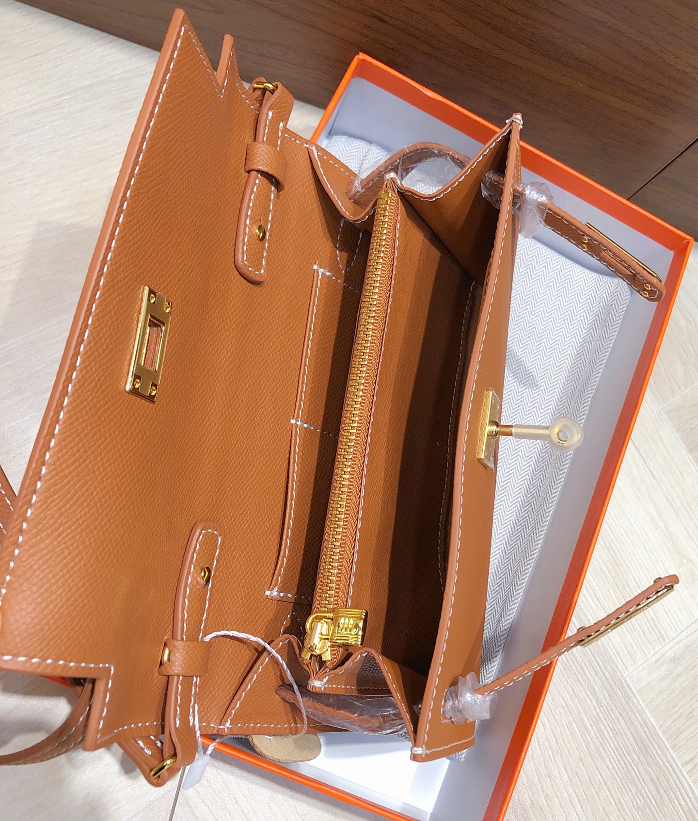 H-Inspired Kelly Wallet to Go Gold Hardware - Gorchic - $143.99