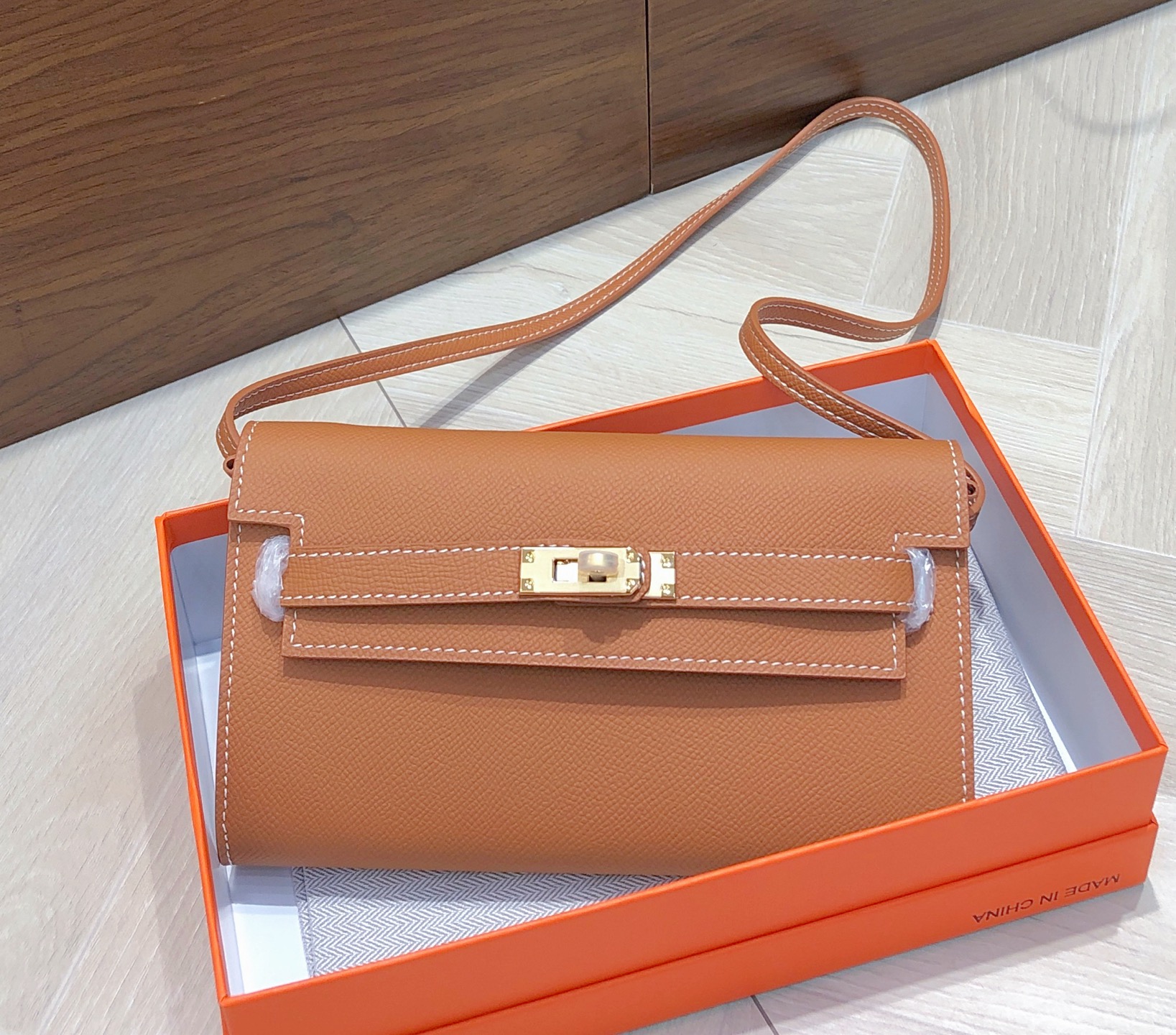 H-Inspired Kelly Wallet to Go Gold Hardware - Gorchic - $143.99