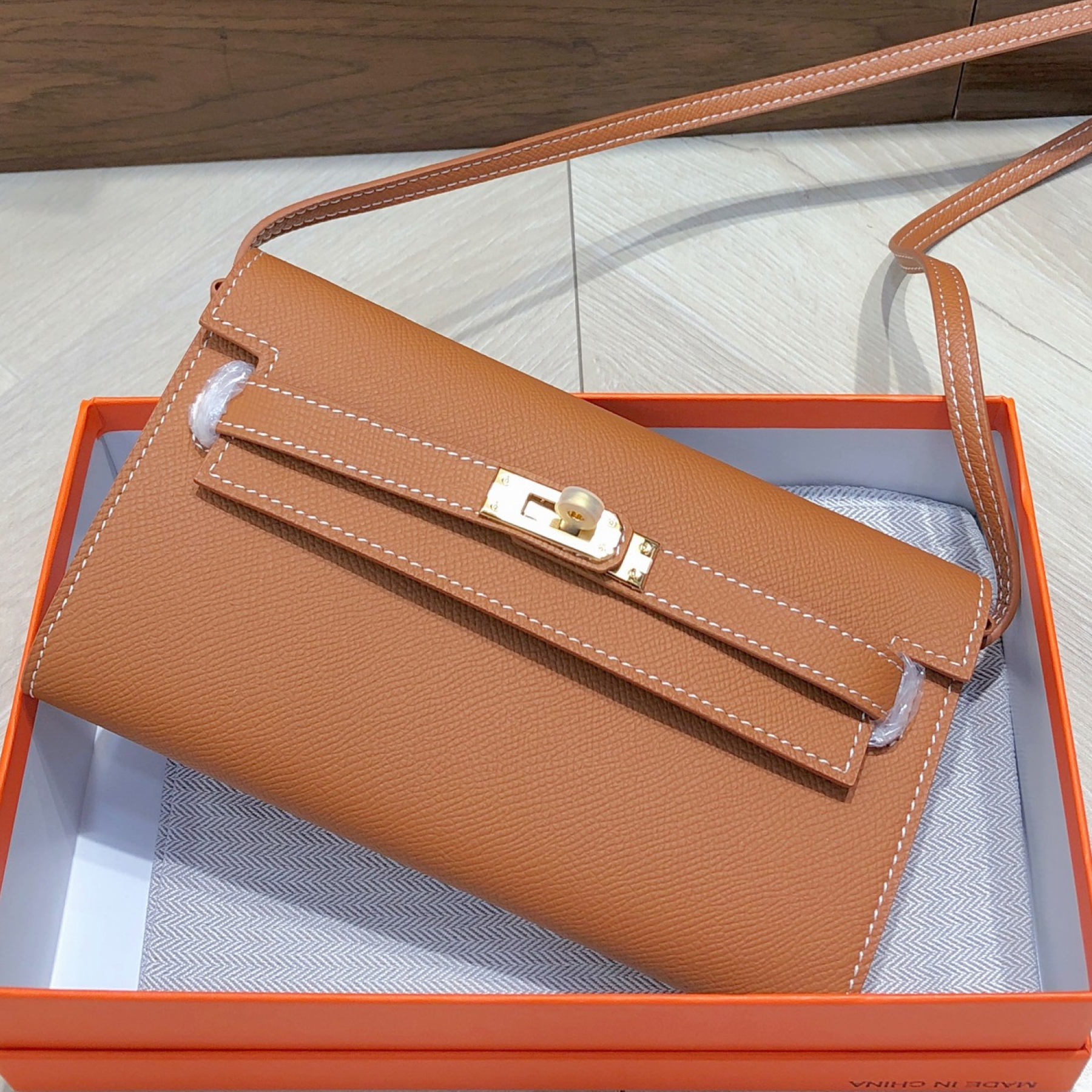 H-Inspired Kelly Wallet to Go Gold Hardware - Gorchic - $143.99