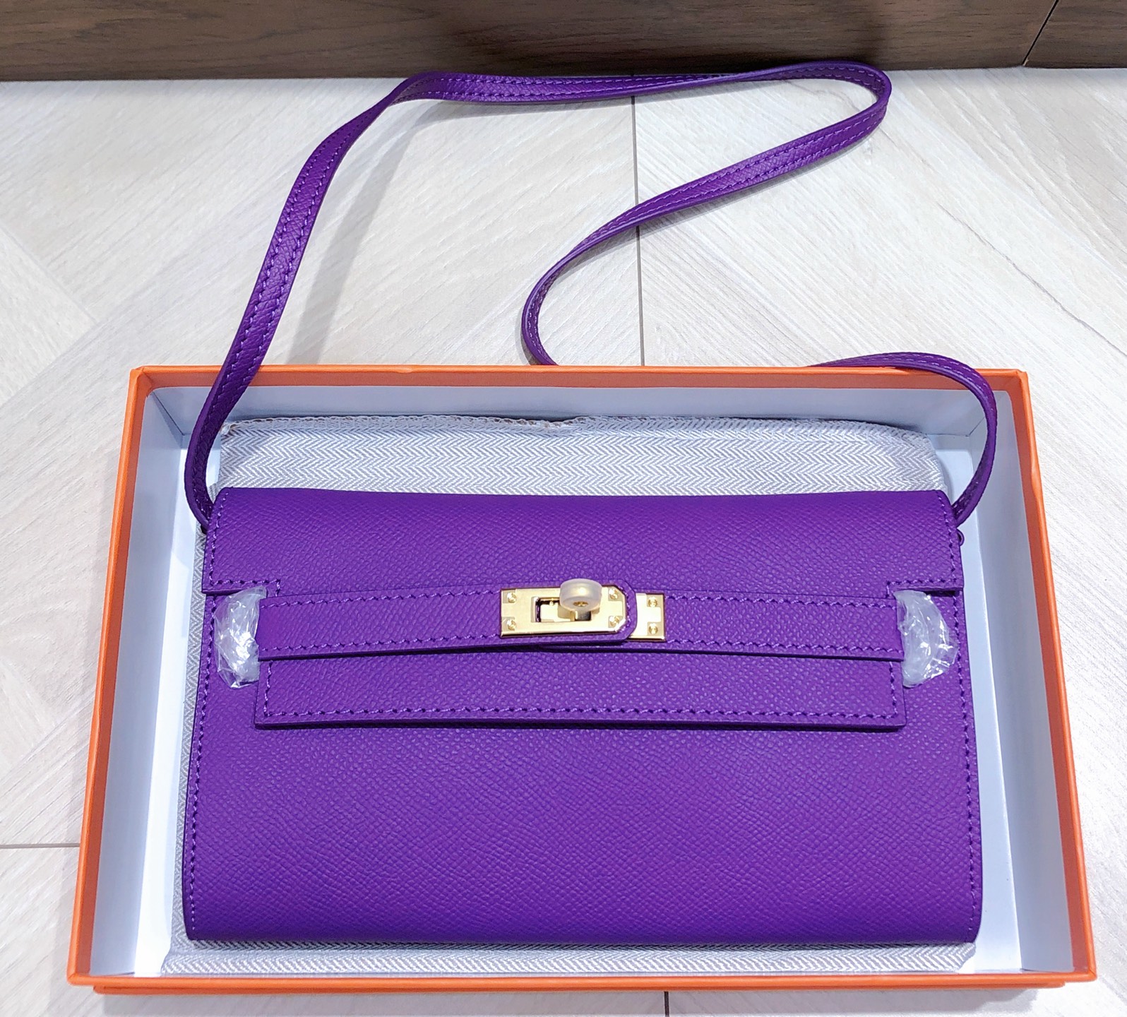 H-Inspired Kelly Wallet to Go Gold Hardware - Gorchic - $143.99