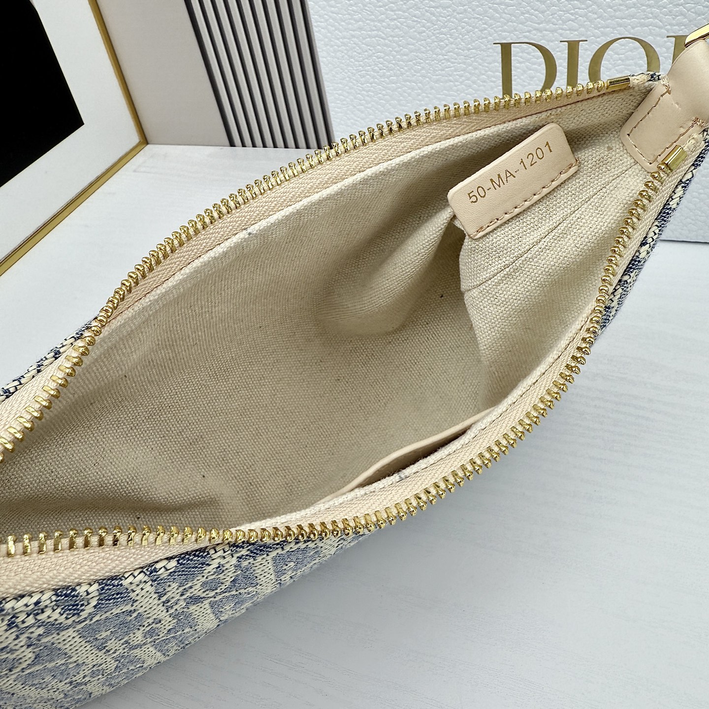 D-Inspired 30 Montaigne Cigale Mini Bag - Blue raffia effect - Gorchic - $148.99