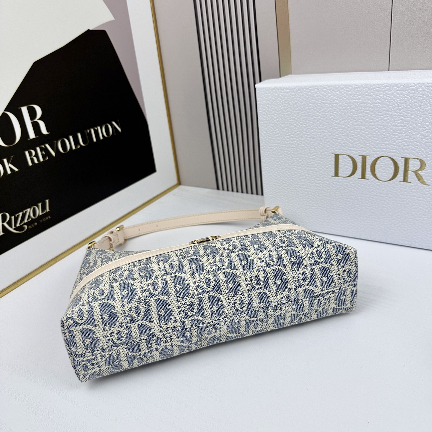 D-Inspired 30 Montaigne Cigale Mini Bag - Blue raffia effect - Gorchic - $148.99