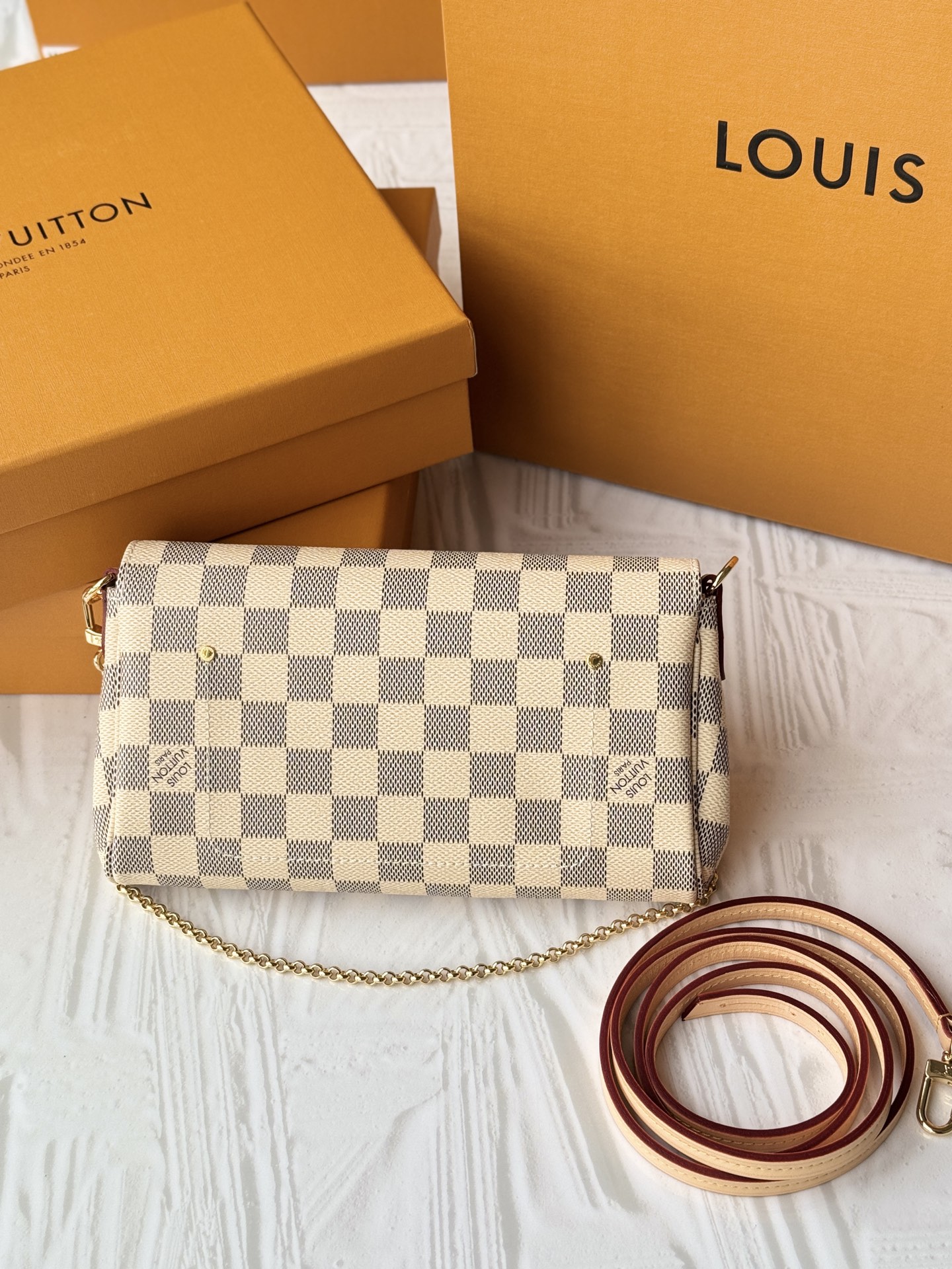 [TOP]Designer  Damier Azur Favorite MM - White - Gorchic - $195.99
