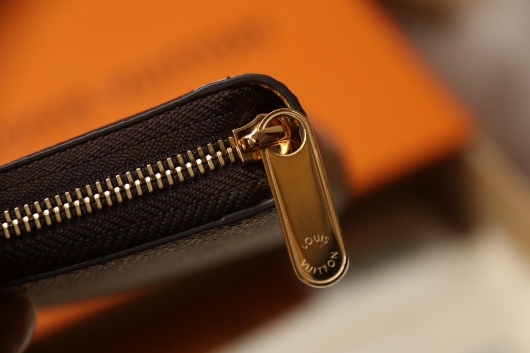 [TOP]Designer New York Mascot Vivienne Zipper Coin Purse Bag - Brown - Gorchic - $131.99