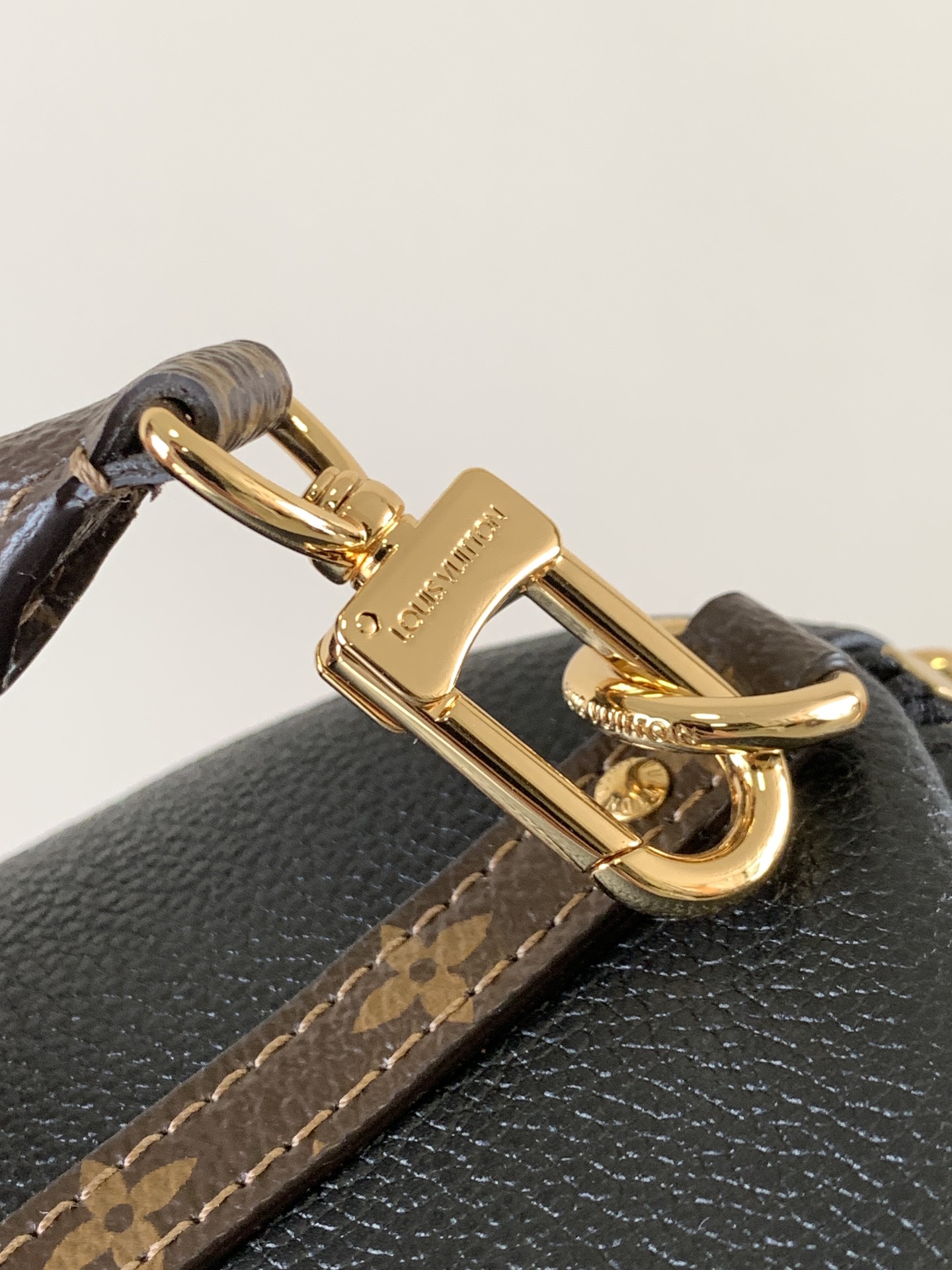 [TOP]Designer Express PM Bag - Black - Gorchic - $382.99