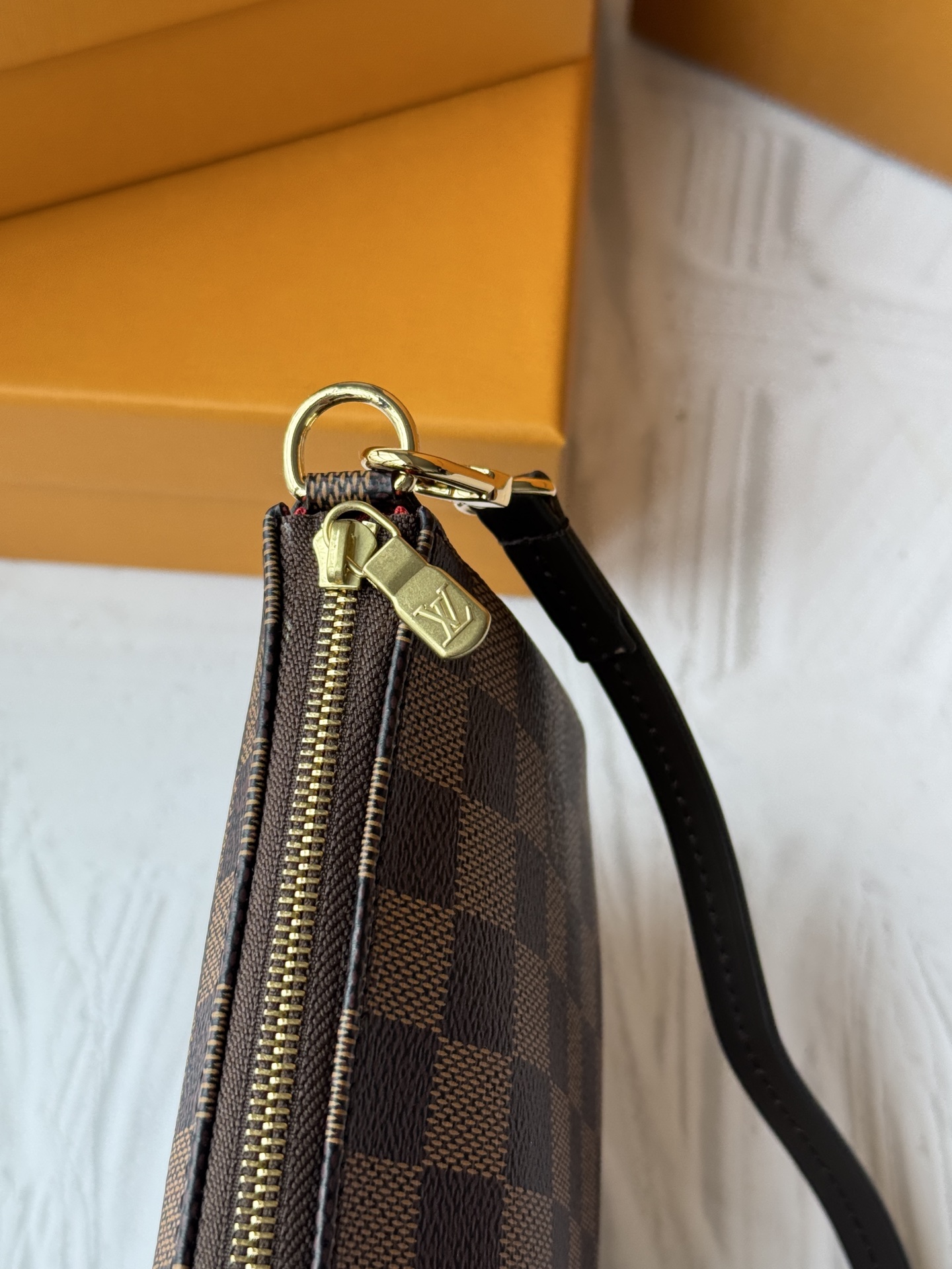 [TOP]Designer Damier Azur Pochette Accessoires Shoulder Bag - Black - Gorchic - $147.99