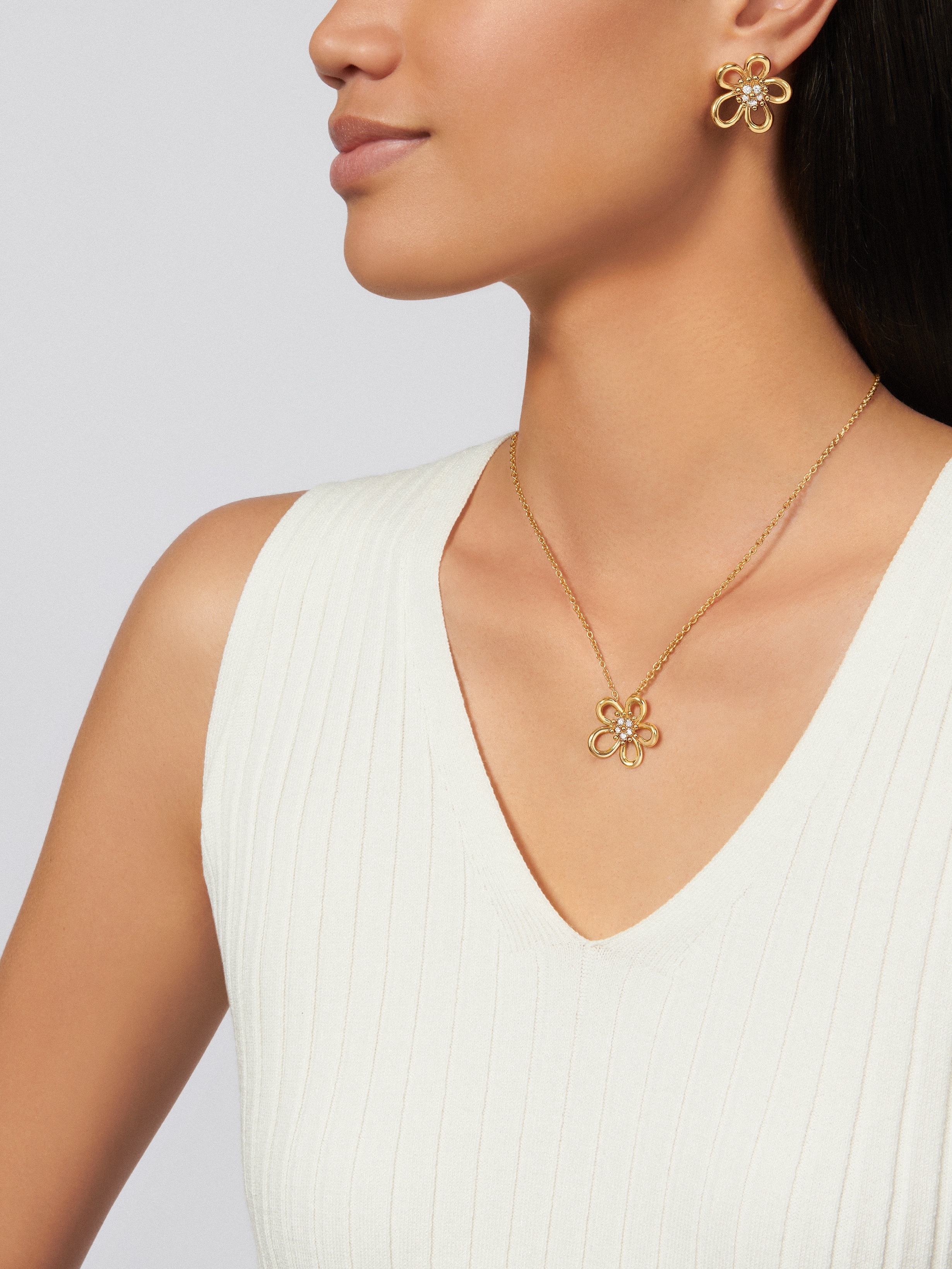 VAC Flowerlace pendant, Yellow gold, diamonds, Small model - Gorchic - $44.99