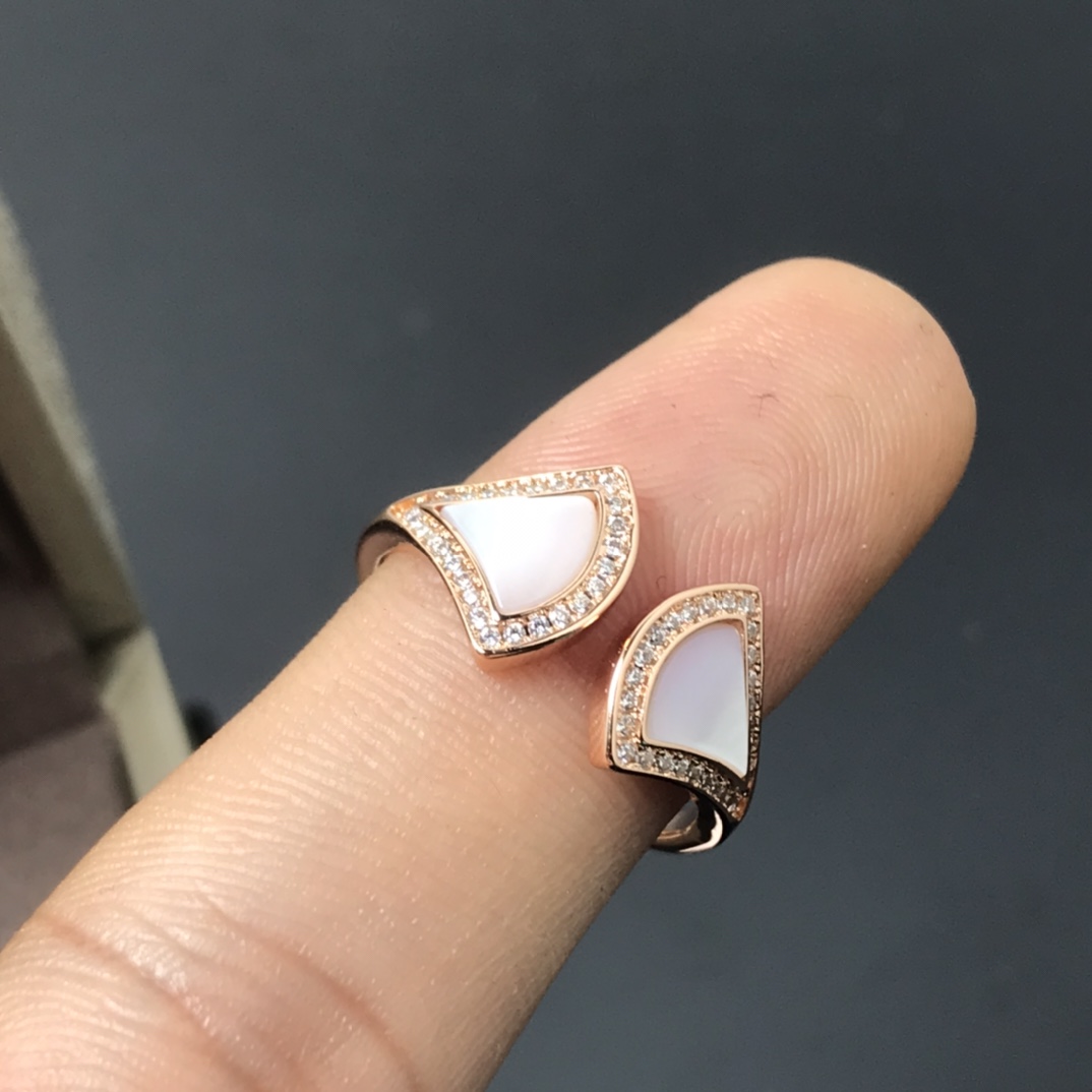 BV Divas' Dream Ring - Gorchic - $39.99