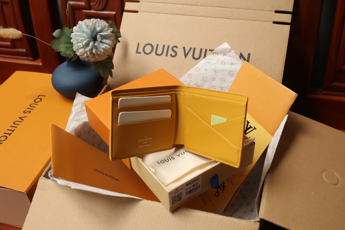 [TOP]Designer Yellow Taurillon Leather Slender Wallet - Gorchic - $131.99