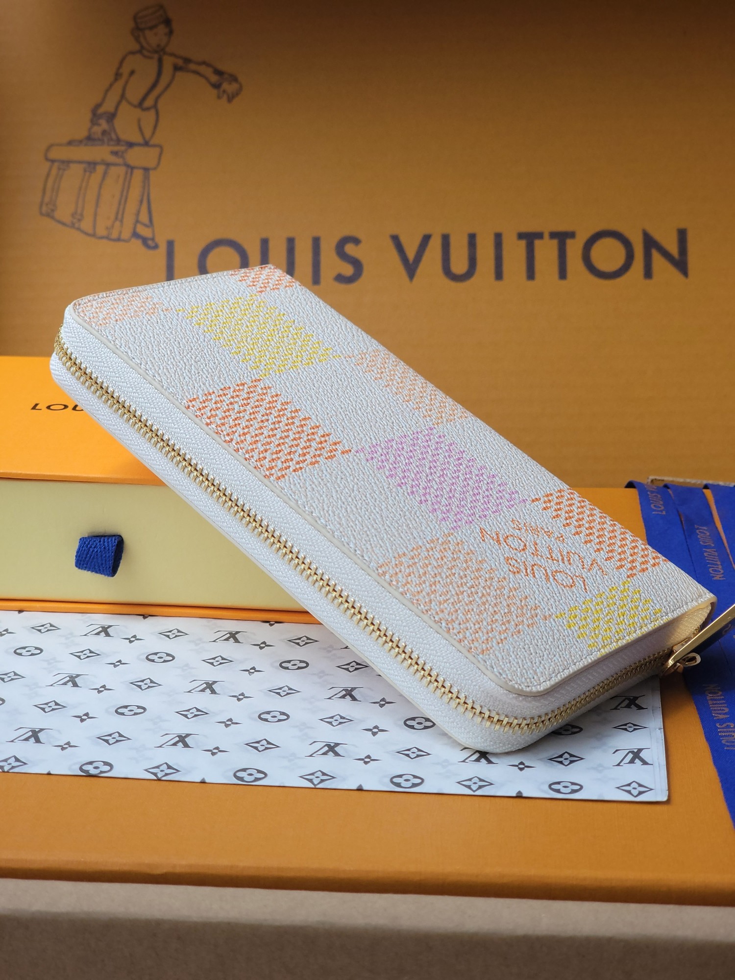 [TOP]Designer Zippy Vertical Wallet - Gorchic - $142.99