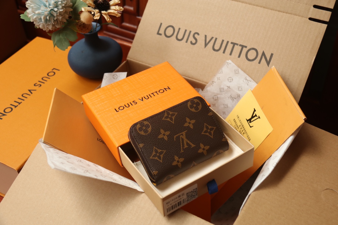 [TOP]Designer New York Mascot Vivienne Zipper Coin Purse Bag - Brown - Gorchic - $131.99