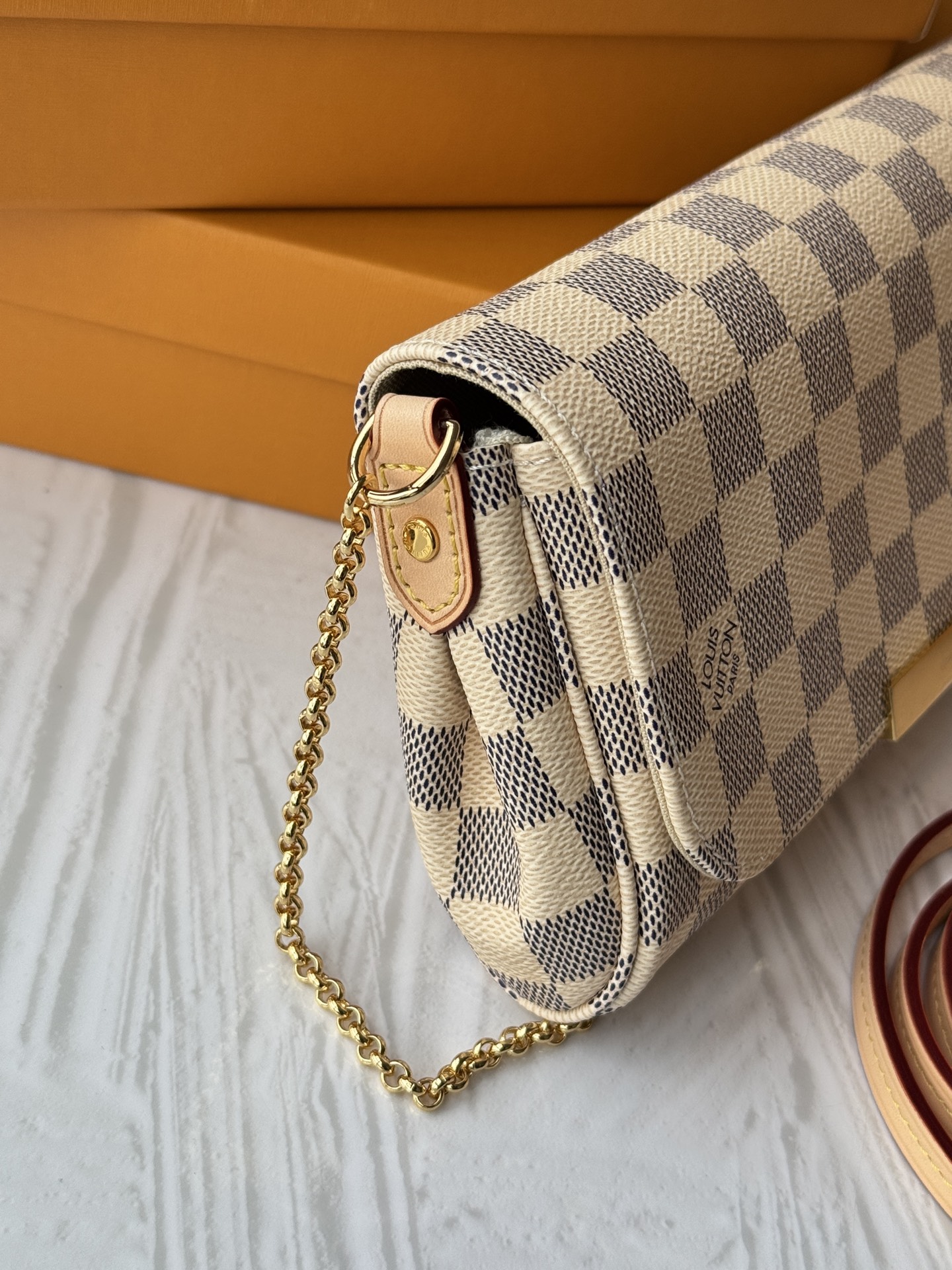 [TOP]Designer  Damier Azur Favorite MM - White - Gorchic - $195.99