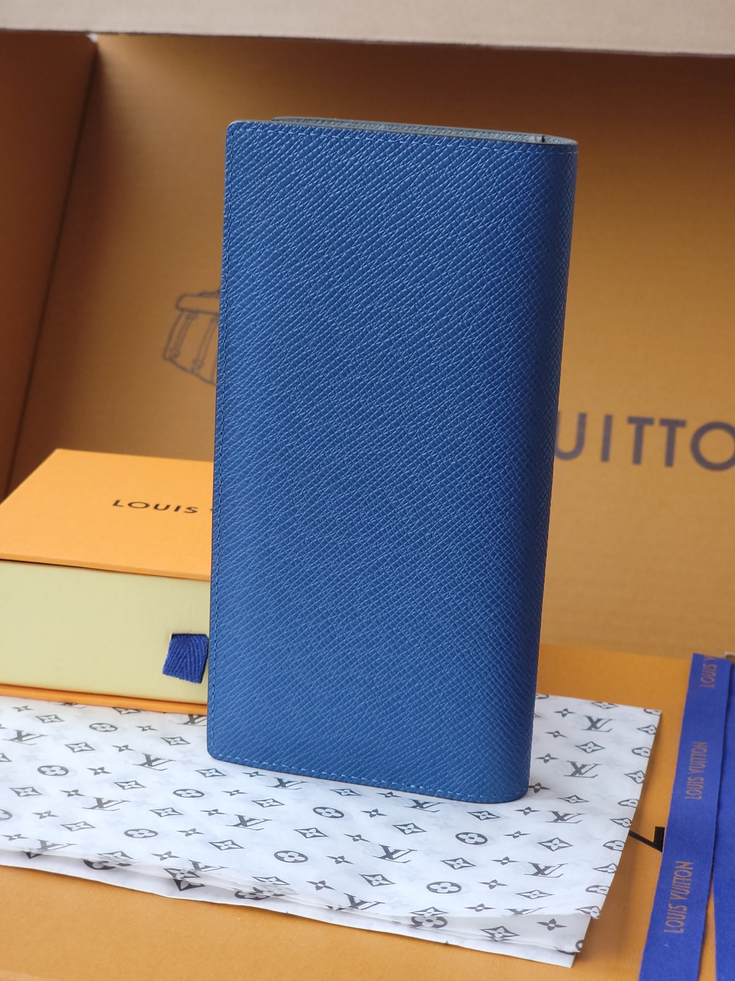 [TOP]Designer Brazza Wallet in Inlaid V Taiga Leather - Blue - Gorchic - $136.99