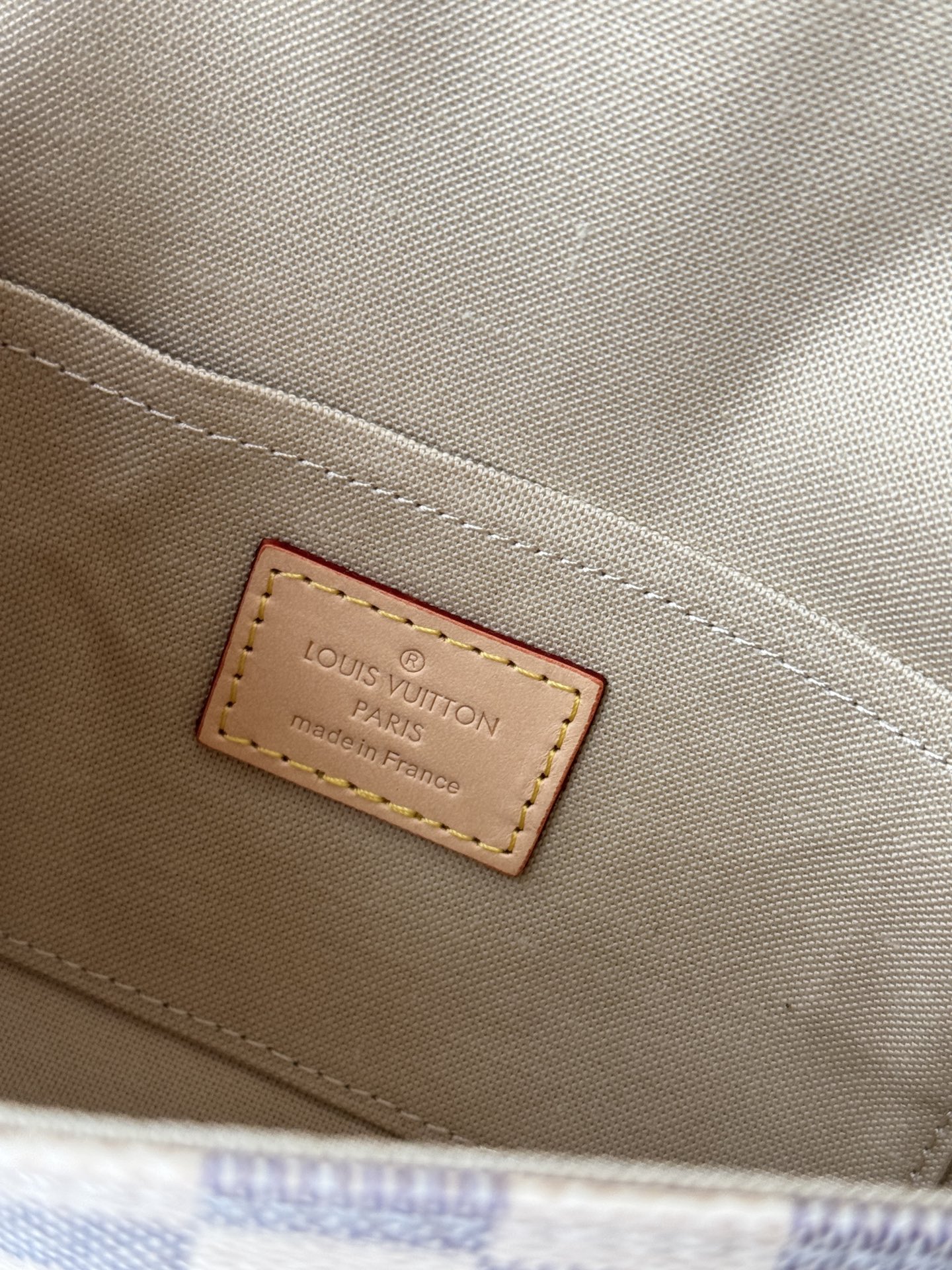 [TOP]Designer  Damier Azur Favorite MM - White - Gorchic - $195.99