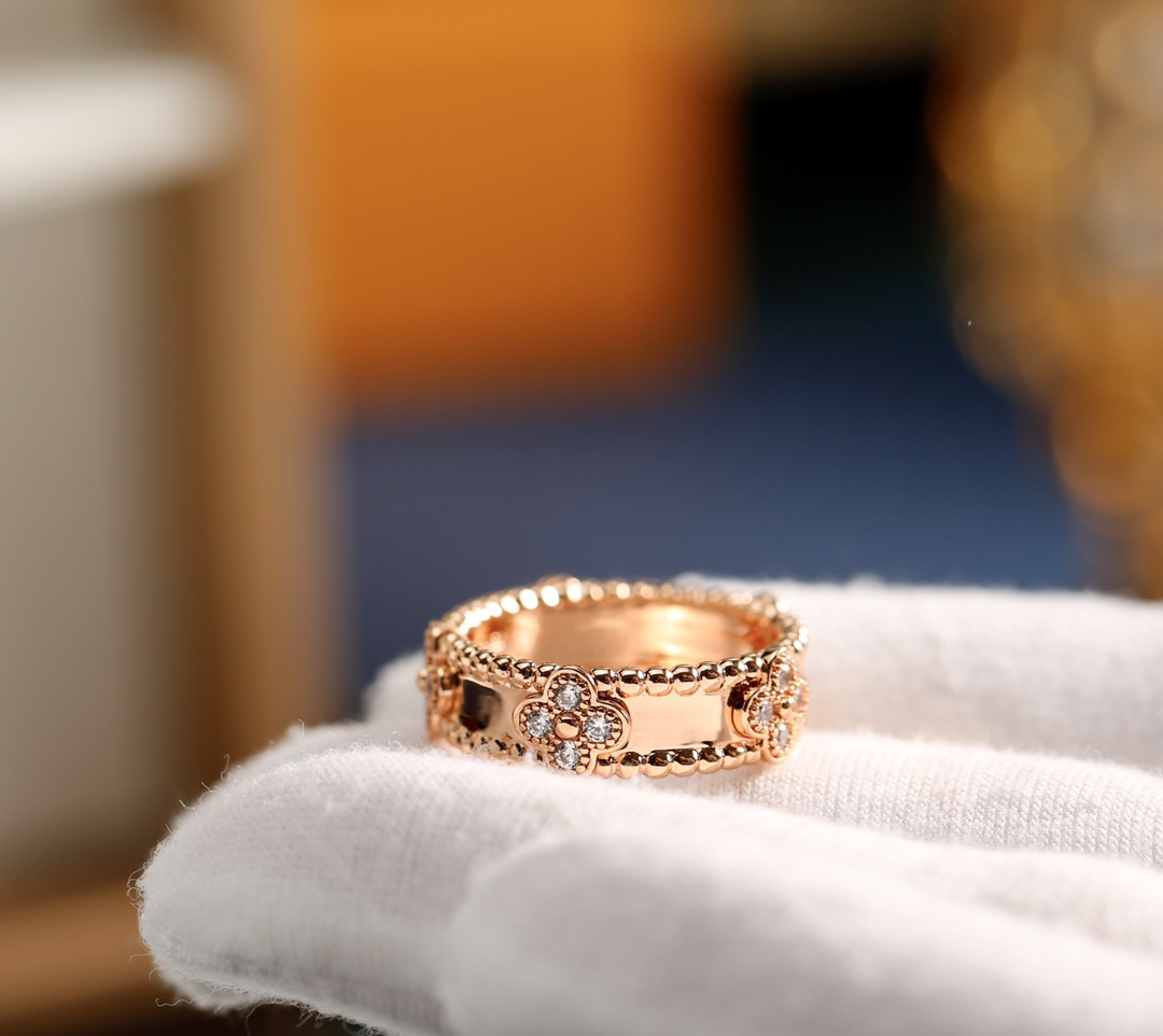 VAC Perlée clovers ring - Gorchic - $39.99