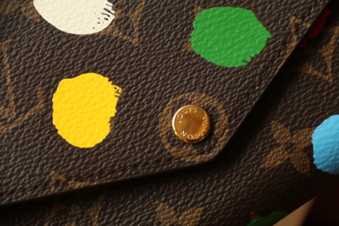 [TOP]Designer Wallets Sarah Long Button Wallet - Brown - Gorchic - $136.99