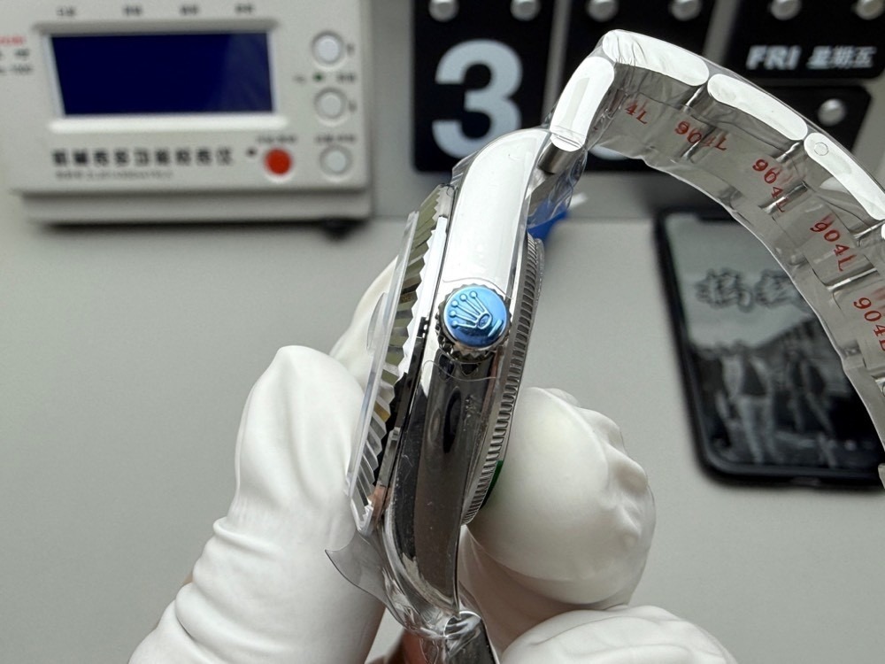 Rolex Datejust Rolex watch, Oystersteel, White Gold, Classic Size - Gorchic - $99.99