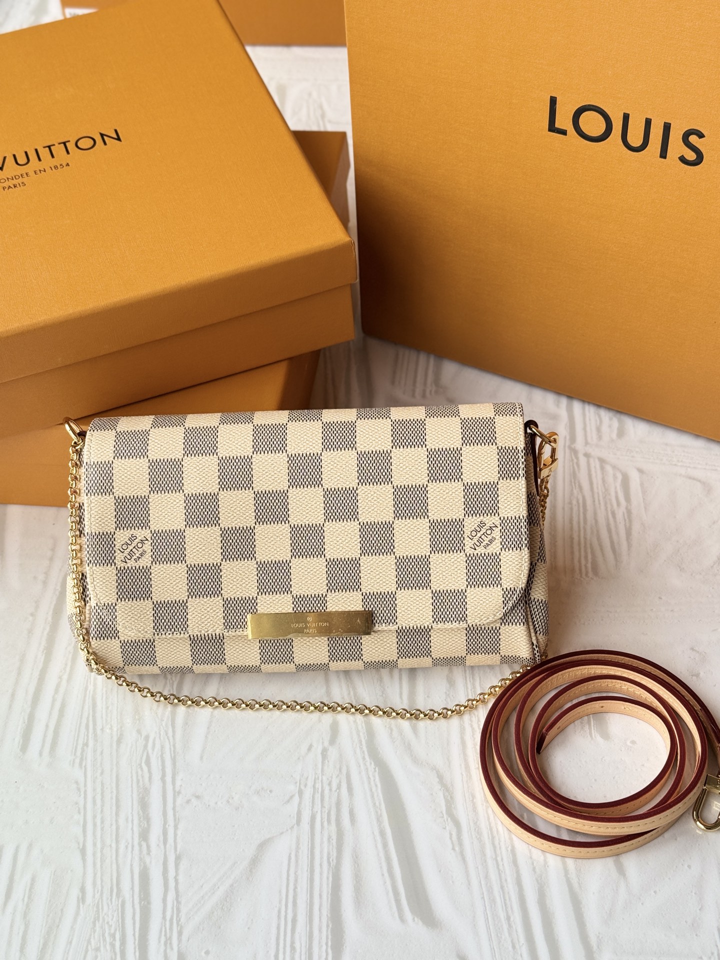 [TOP]Designer  Damier Azur Favorite MM - White - Gorchic - $195.99