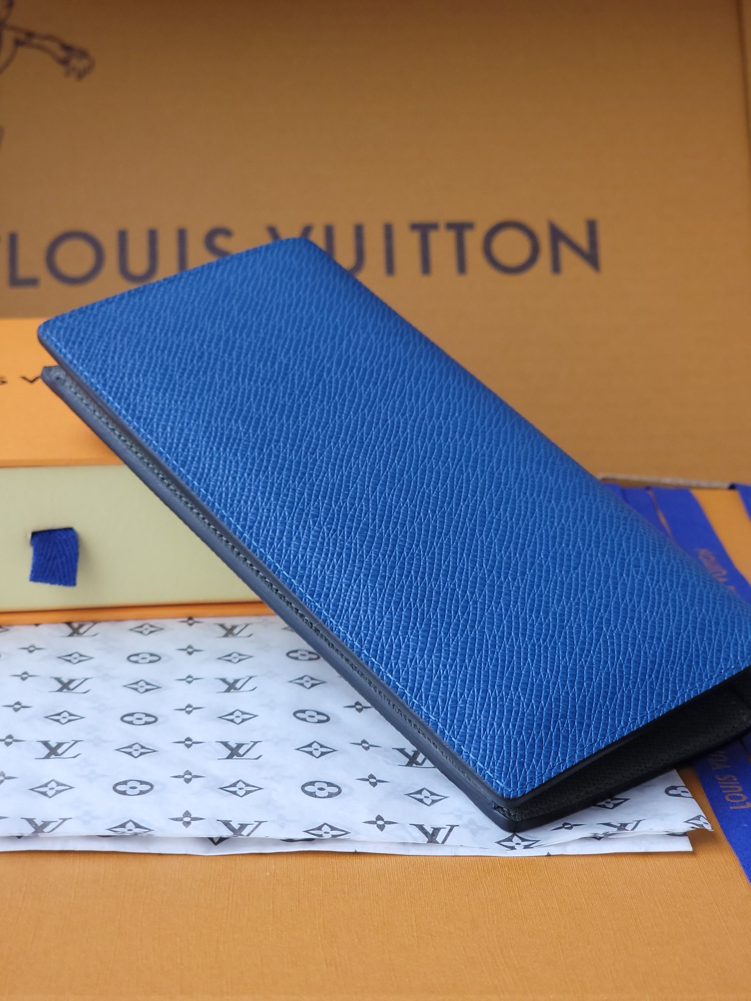 [TOP]Designer Brazza Wallet in Inlaid V Taiga Leather - Blue - Gorchic - $136.99