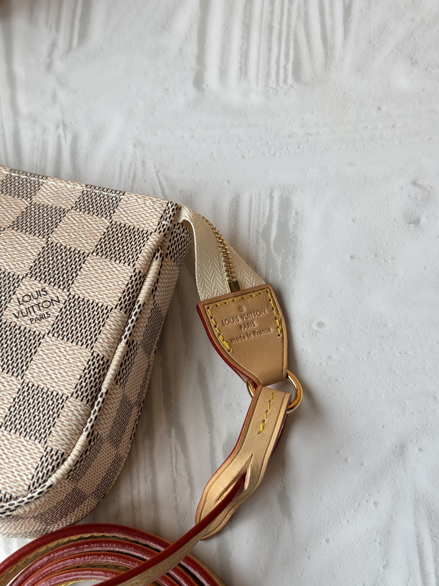 [TOP]Designer Damier Azur Pochette Accessoires Shoulder Bag - White - Gorchic - $147.99