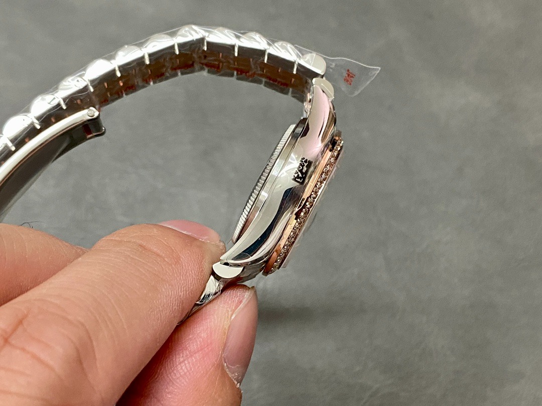 Rolex Datejust Rolex watch, Quartz watch, Oystersteel, Rose Gold, Diamonds, Classic Size - Gorchic - $127.99