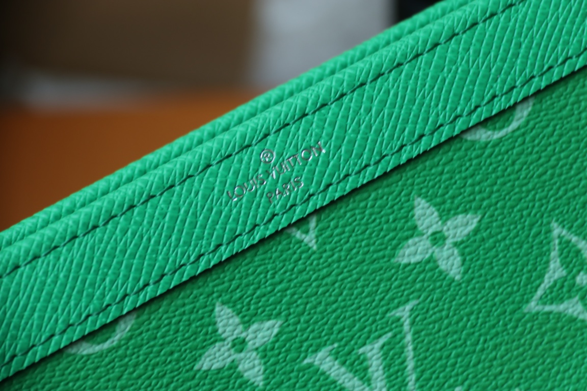 [TOP]Designer Gaston Wearable Wallet - Green - Gorchic - $168.99