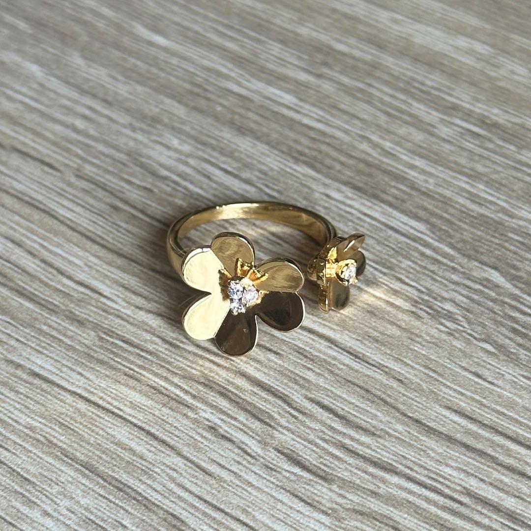 VAC Frivole Between the Finger ring, Yellow gold, diamonds - Gorchic - $39.99