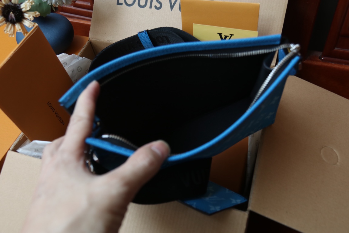 [TOP]Designer Gaston Wearable Wallet/Shoulder Bag - Blue - Gorchic - $168.99