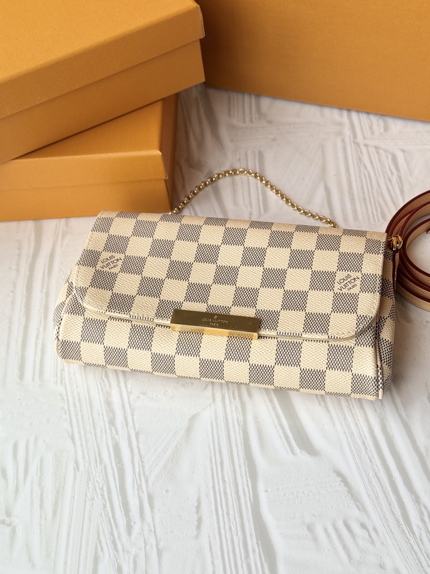 [TOP]Designer  Damier Azur Favorite MM - White - Gorchic - $195.99