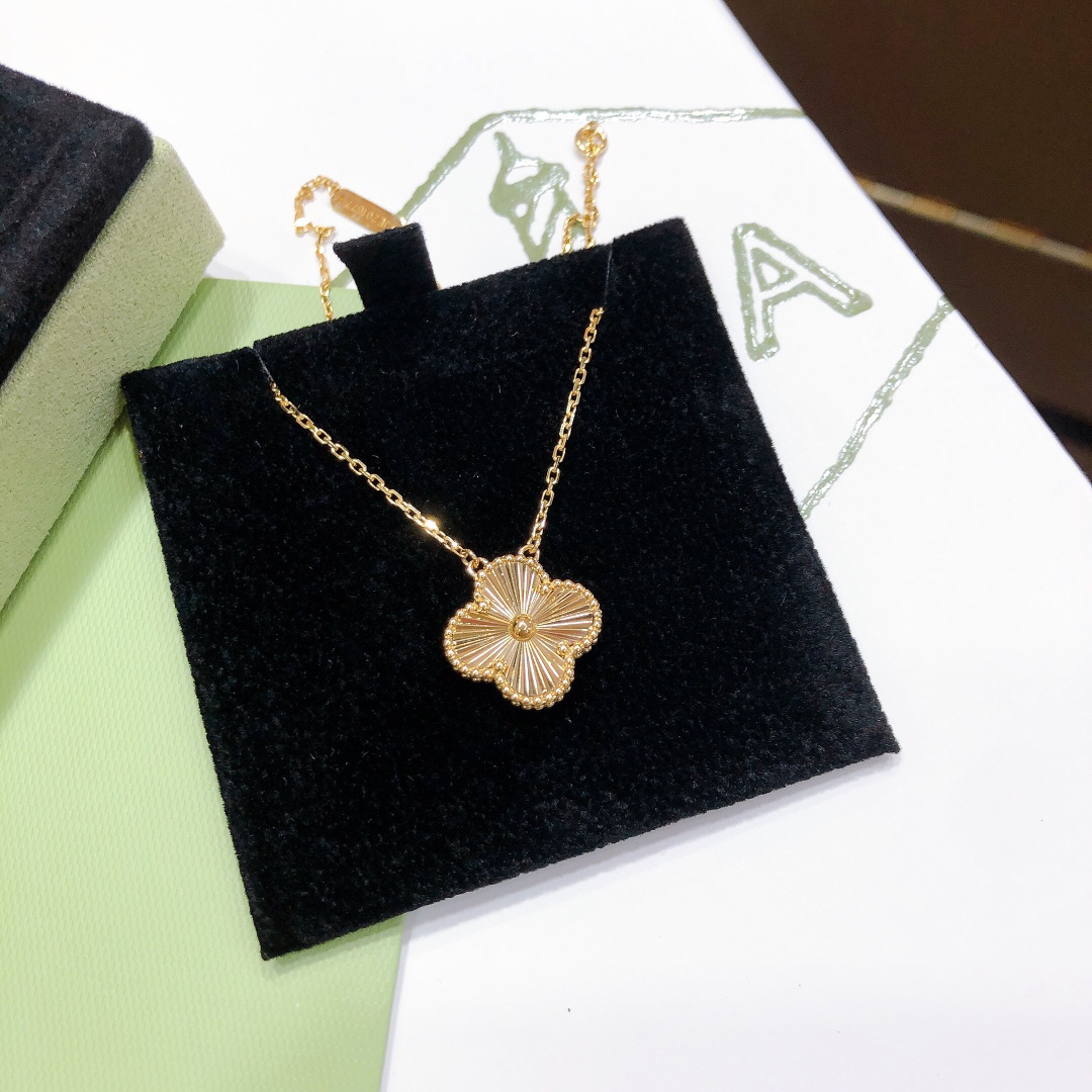 VAC Yellow Gold Sets - Gorchic - $132.99