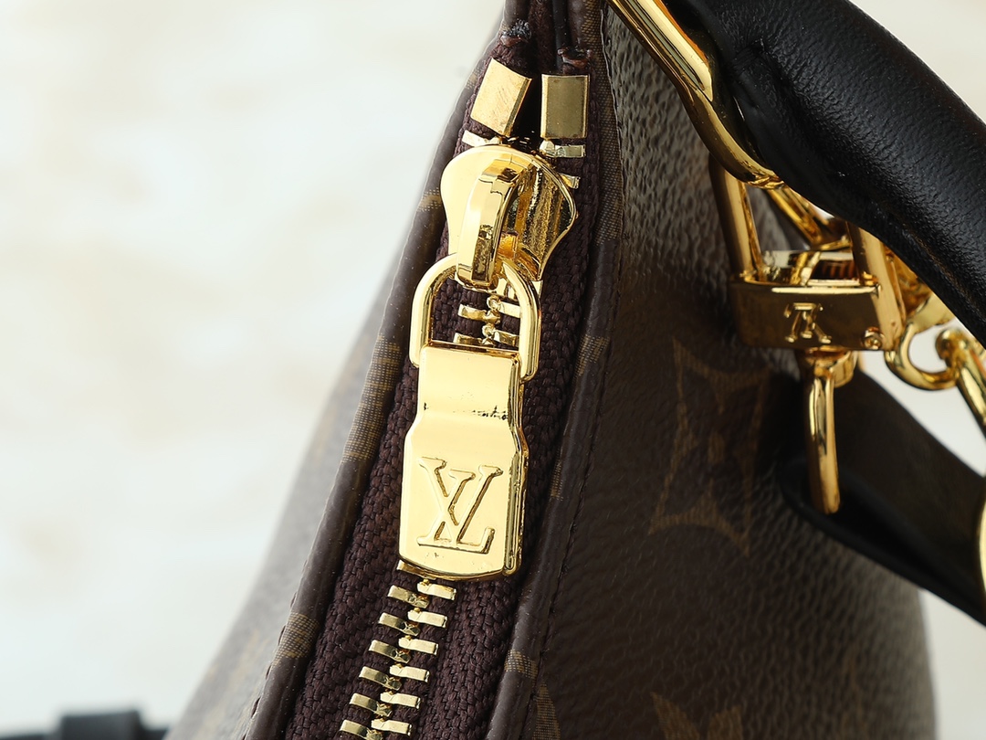 Designer Catchy PM Handbag - Gorchic - $107.99