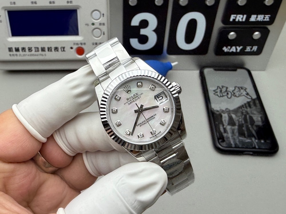 Rolex Datejust Rolex watch, Oystersteel, White Gold, Classic Size - Gorchic - $99.99