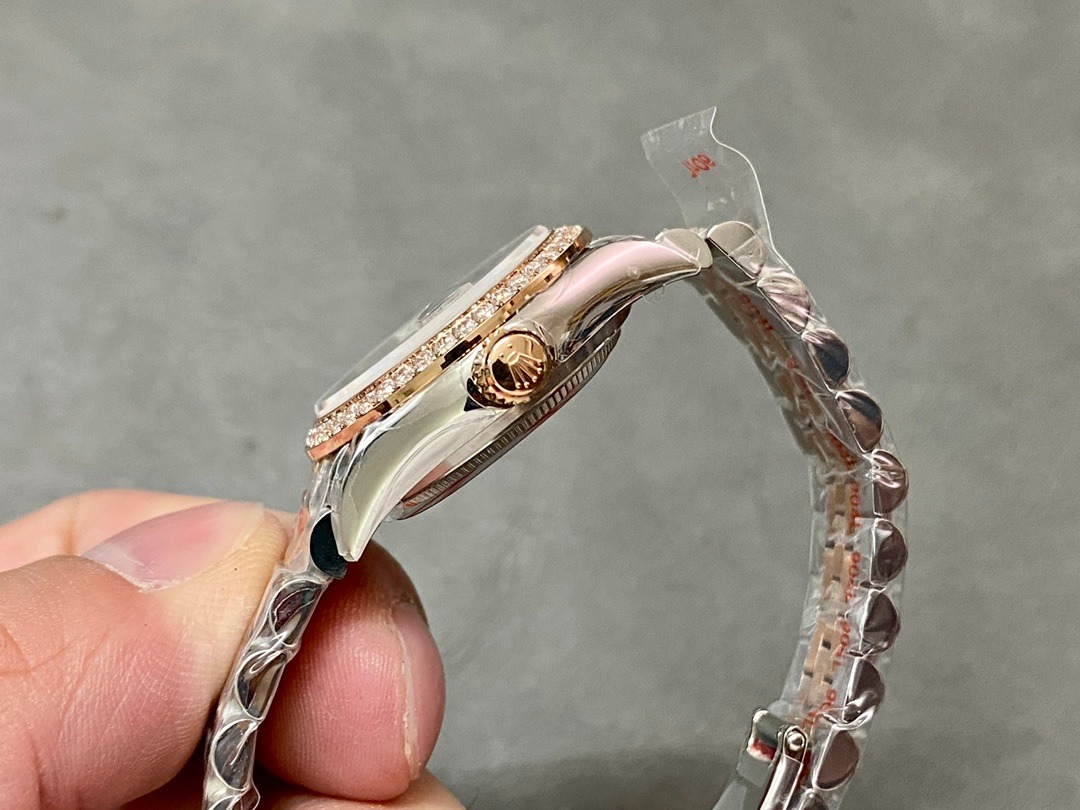 Rolex Datejust Rolex watch, Quartz watch, Oystersteel, Rose Gold, Diamonds, Classic Size - Gorchic - $127.99