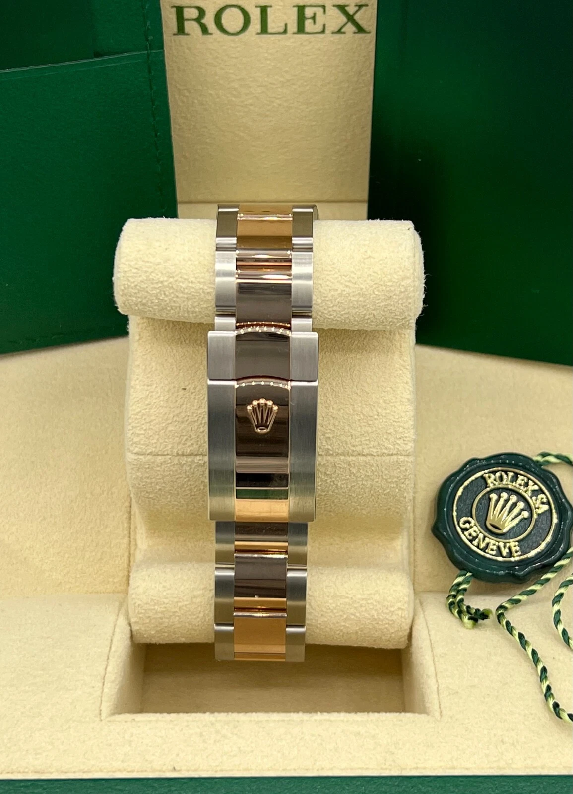 Rolex Datejust Rolex watch, Oystersteel, Rose Gold, Diamonds, Classic Size - Gorchic - $118.99