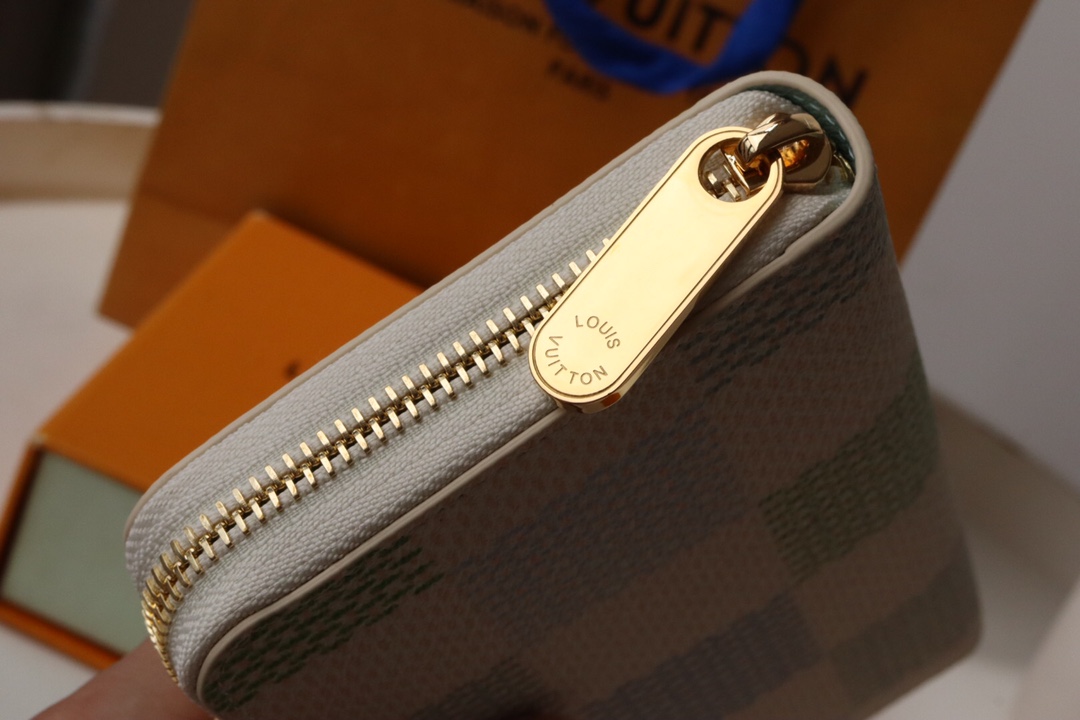 [TOP]Designer Zippy Vertical Wallet - Green - Gorchic - $142.99