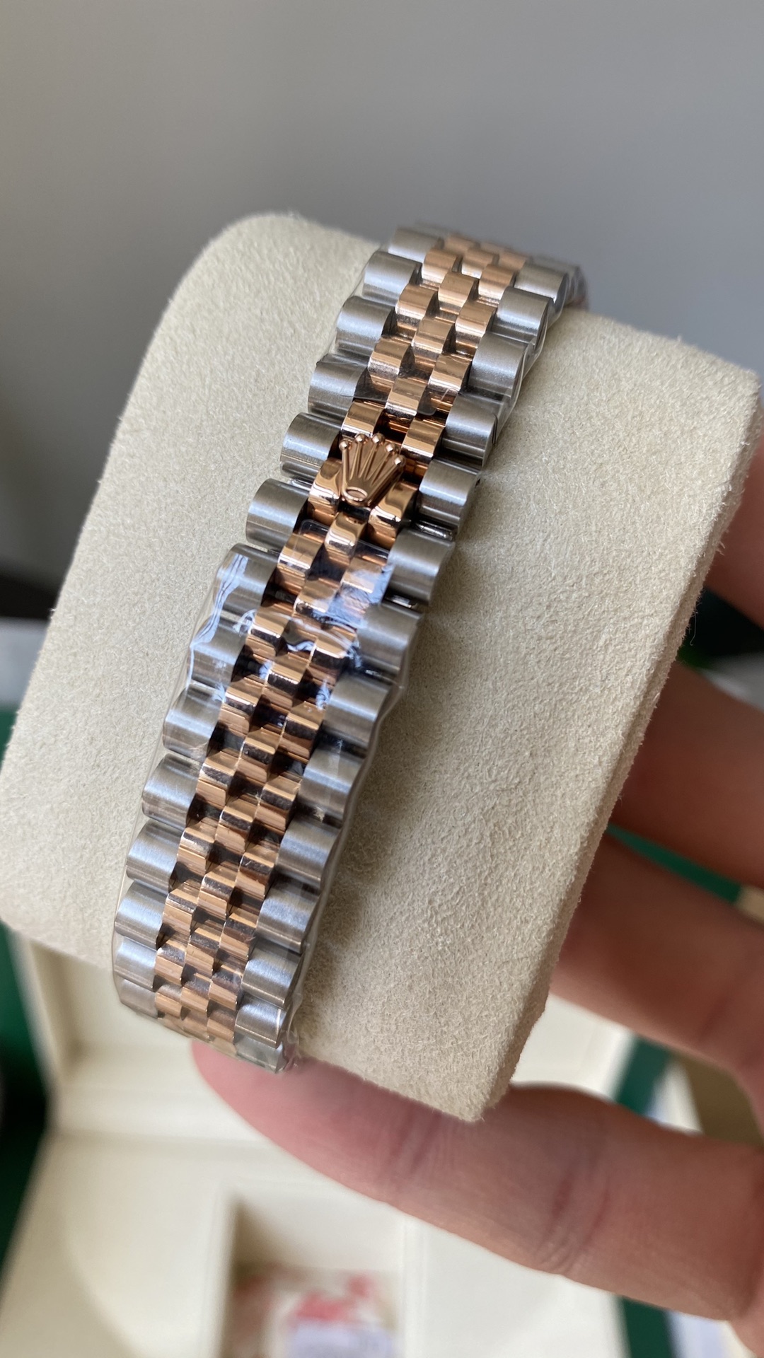 Rolex Datejust Rolex watch, Oystersteel, Rose Gold, Diamonds, Classic Size - Gorchic - $118.99