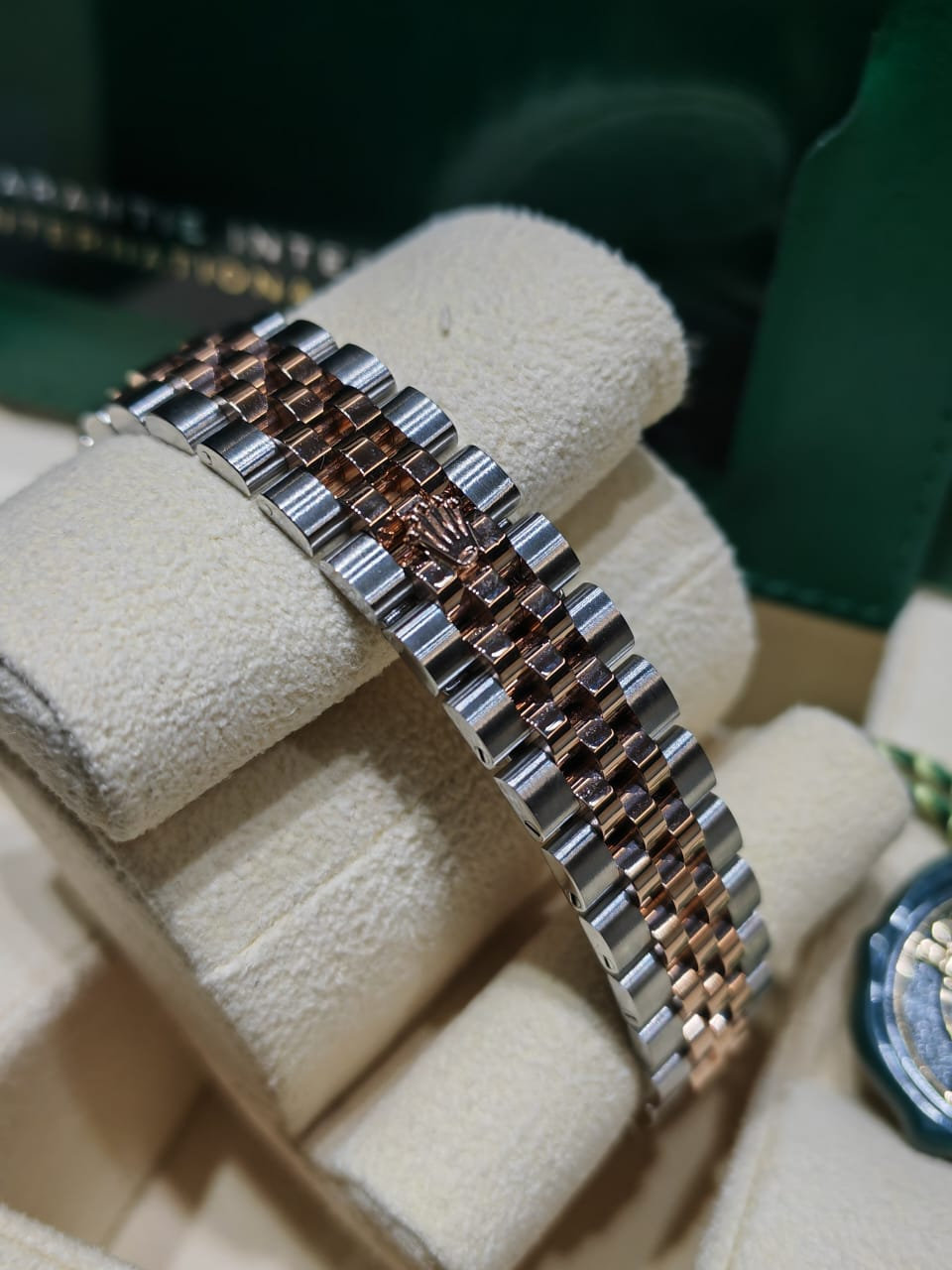 Rolex Datejust Rolex watch, Oystersteel, Rose Gold, Classic Size - Gorchic - $109.99