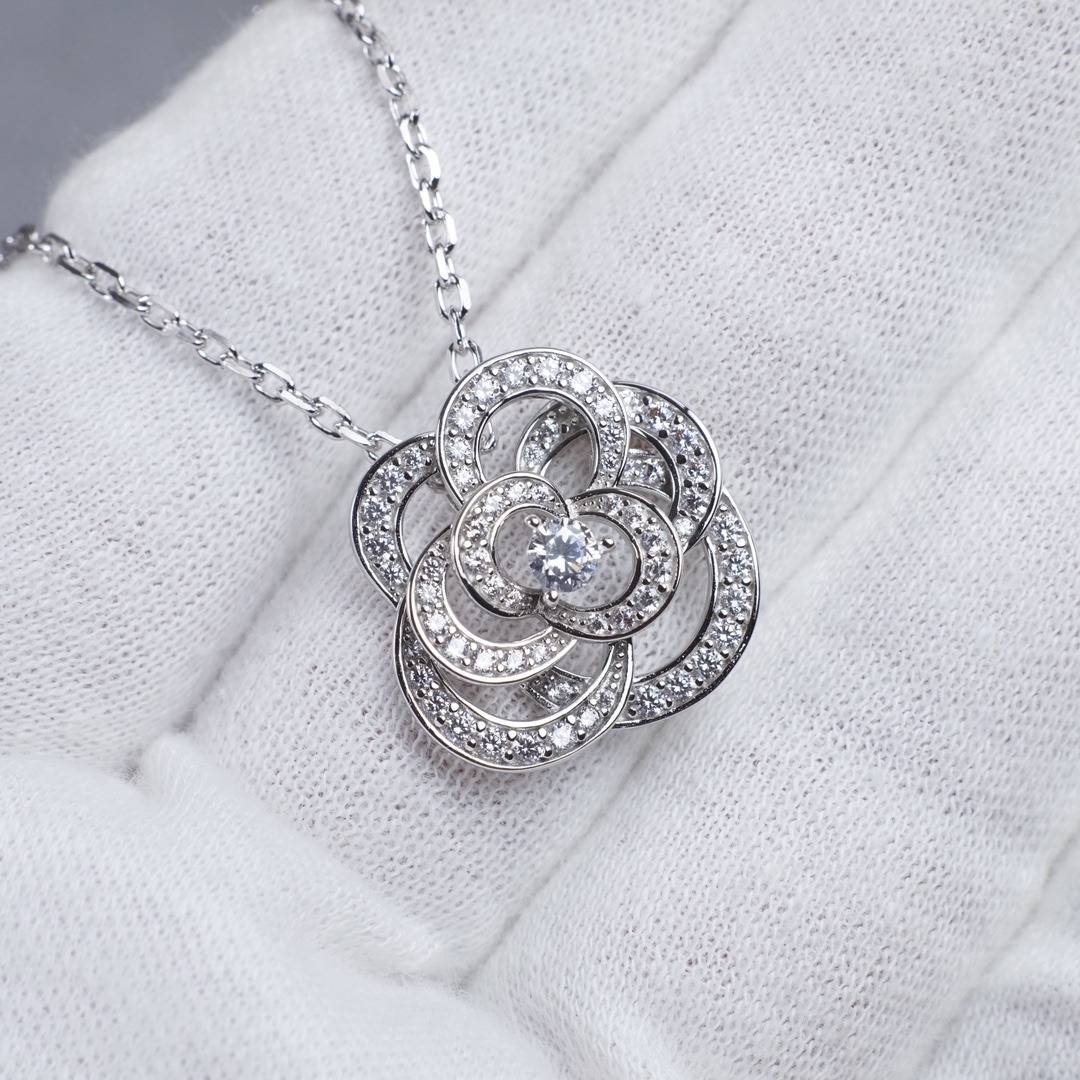 CC Inspired  Fil de Camélia necklace - Gorchic - $44.99