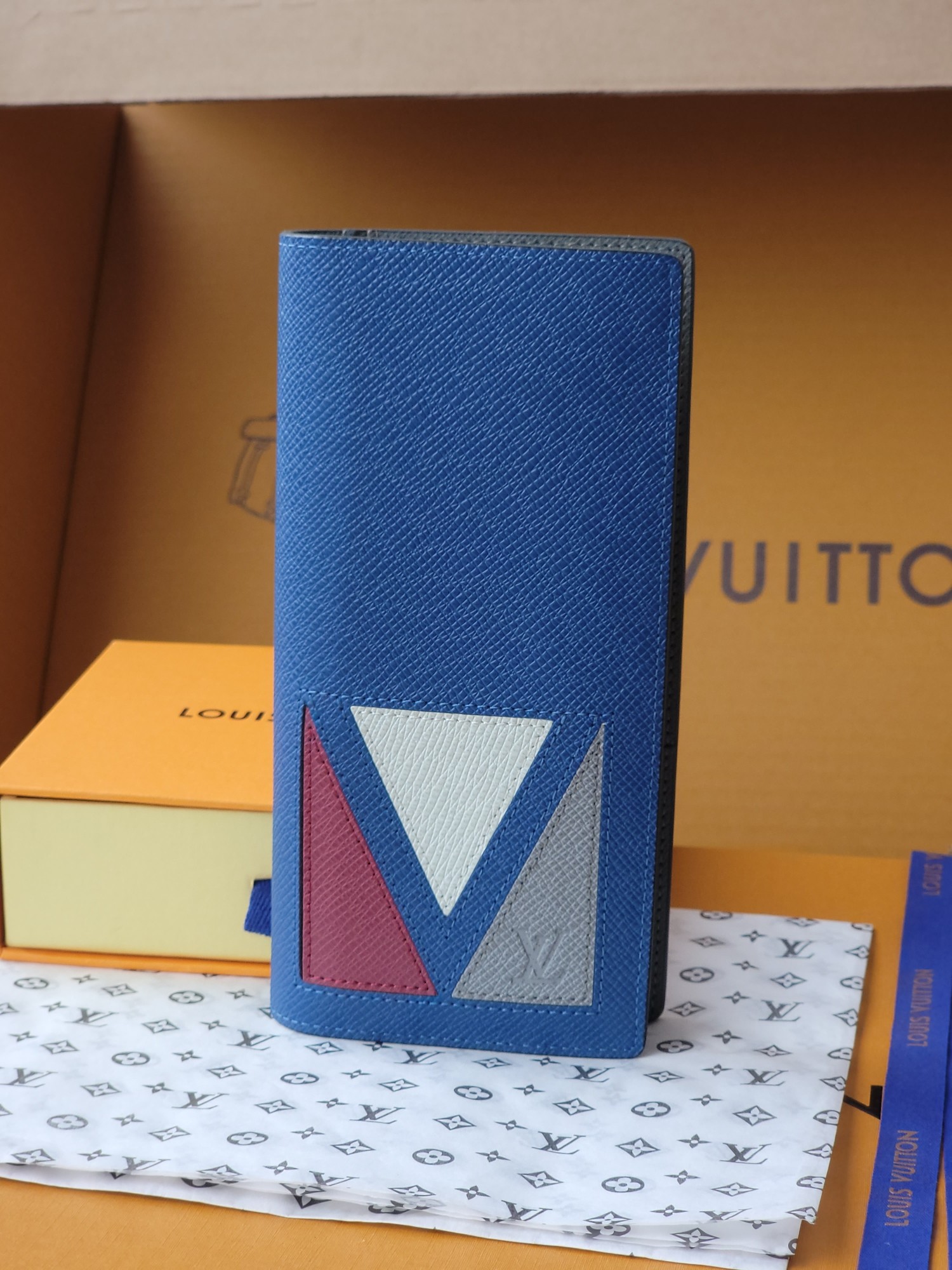 [TOP]Designer Brazza Wallet in Inlaid V Taiga Leather - Blue - Gorchic - $136.99