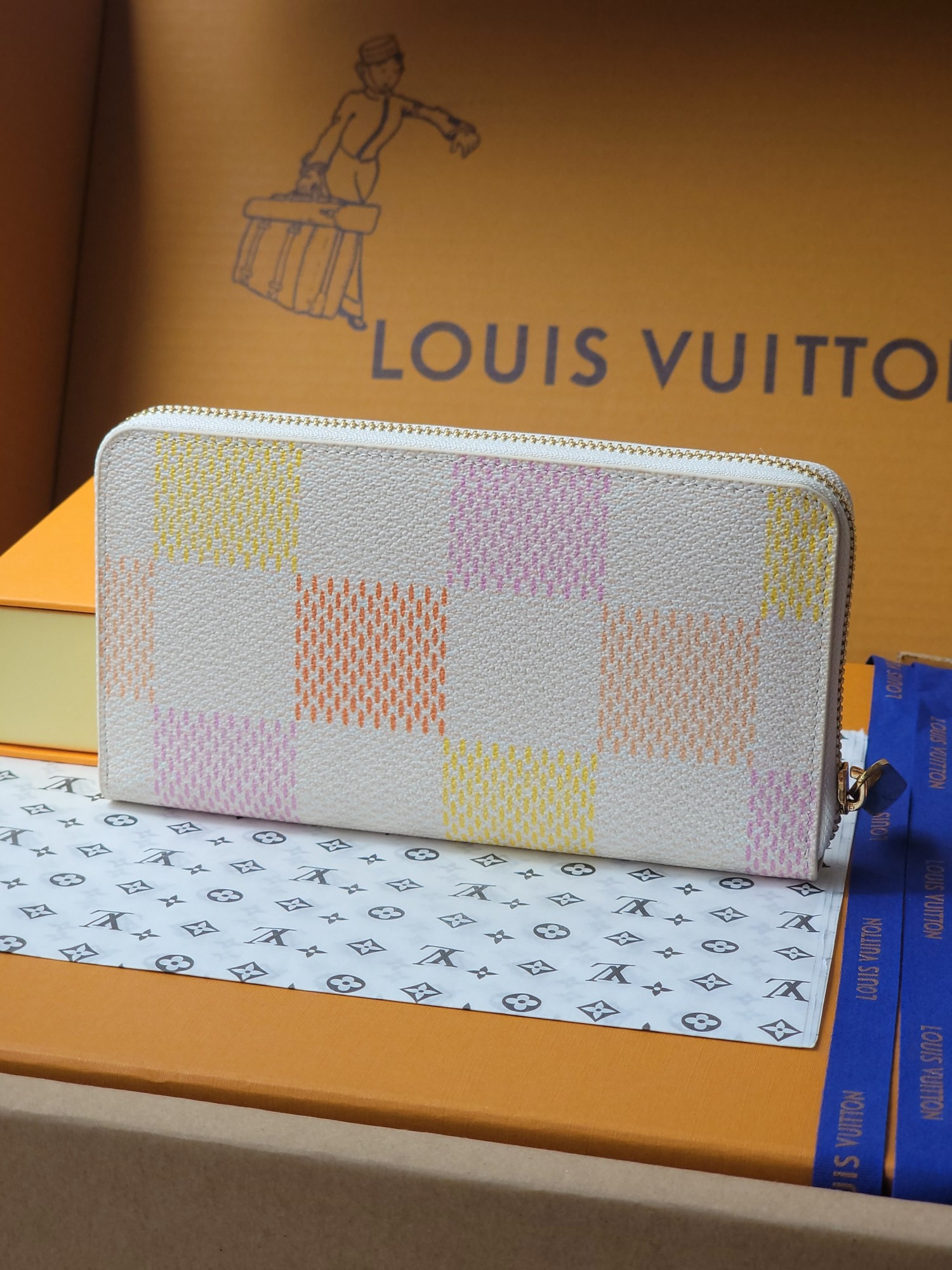 [TOP]Designer Zippy Vertical Wallet - Gorchic - $142.99