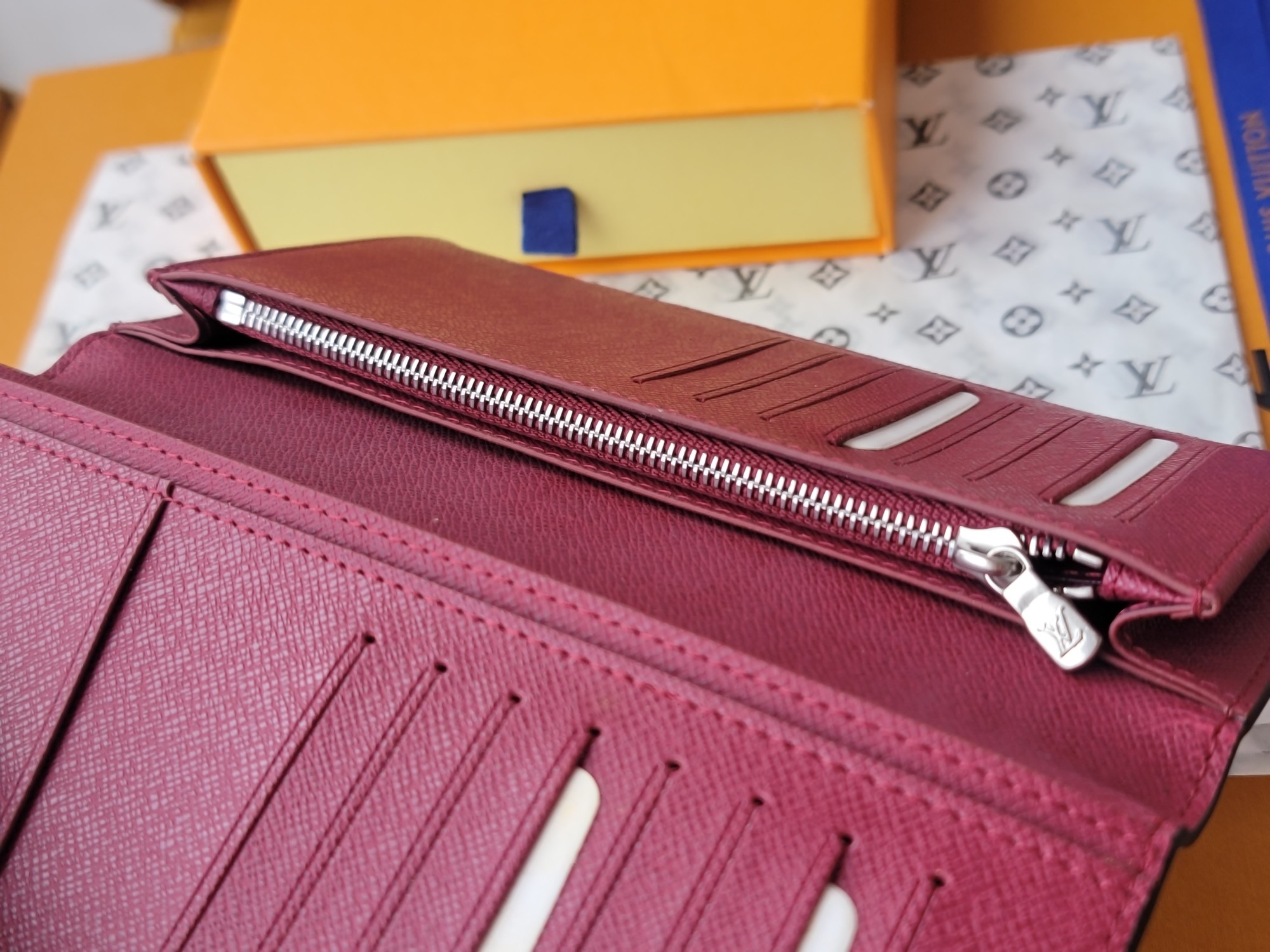 [TOP]Designer Brazza Wallet in Inlaid V Taiga Leather - Grey - Gorchic - $136.99