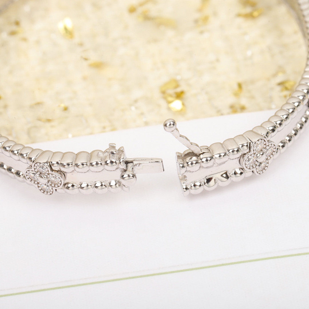 VAC Perlée sweet clovers bracelet, medium model - Gorchic - $48.99