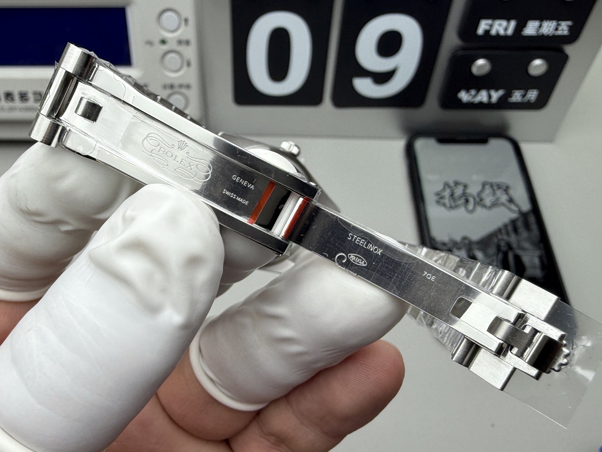 Rolex Datejust Rolex watch, Oystersteel, White Gold, Diamonds, Classic Size - Gorchic - $109.99