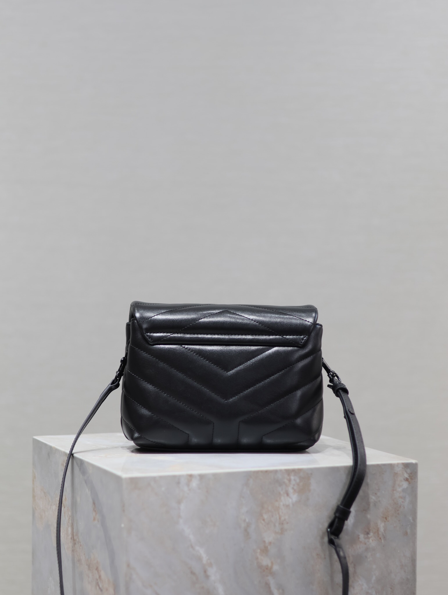 [TOP]Lady Designer Loulou Quilted Leather Shoulder Bag Black - Bag - Gorchic - $366.99