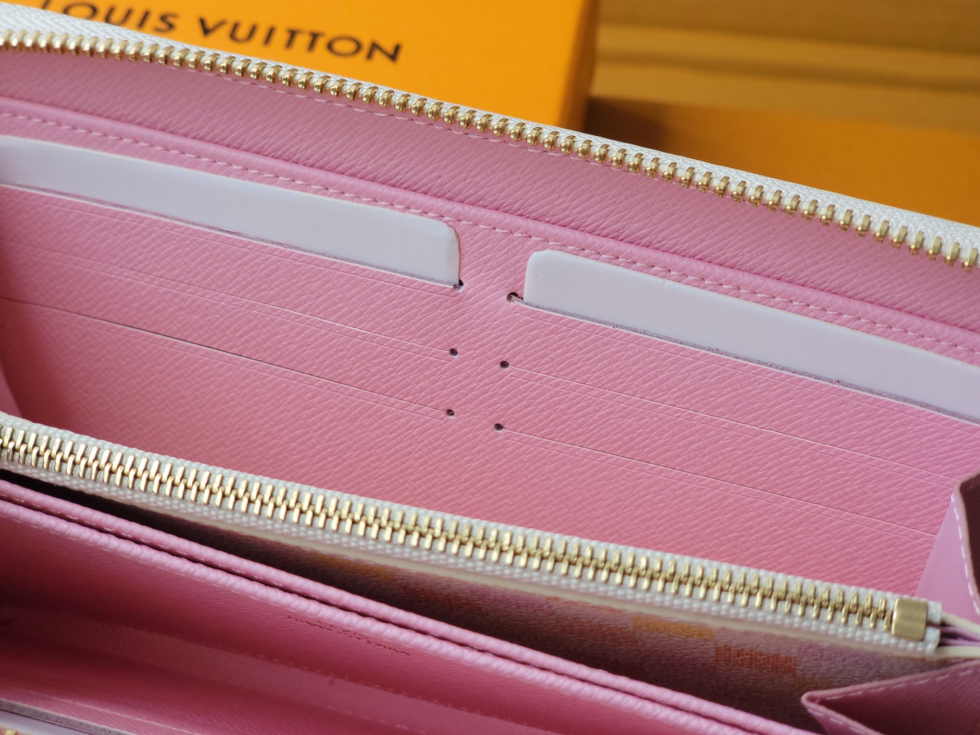 [TOP]Designer Zippy Vertical Wallet - Gorchic - $142.99