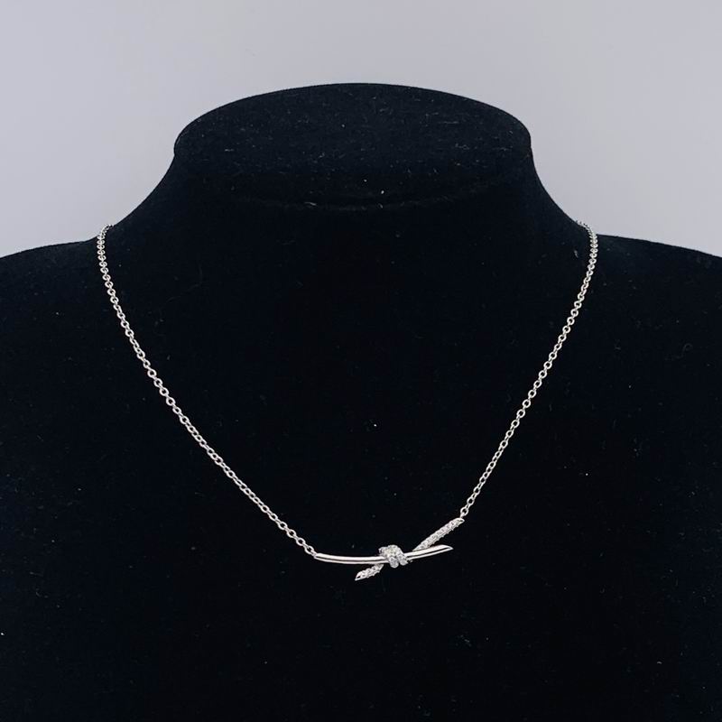 T.F. Knot Pendant Necklace - Gorchic - $44.99