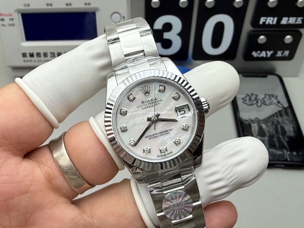 Rolex Datejust Rolex watch, Oystersteel, White Gold, Classic Size - Gorchic - $99.99