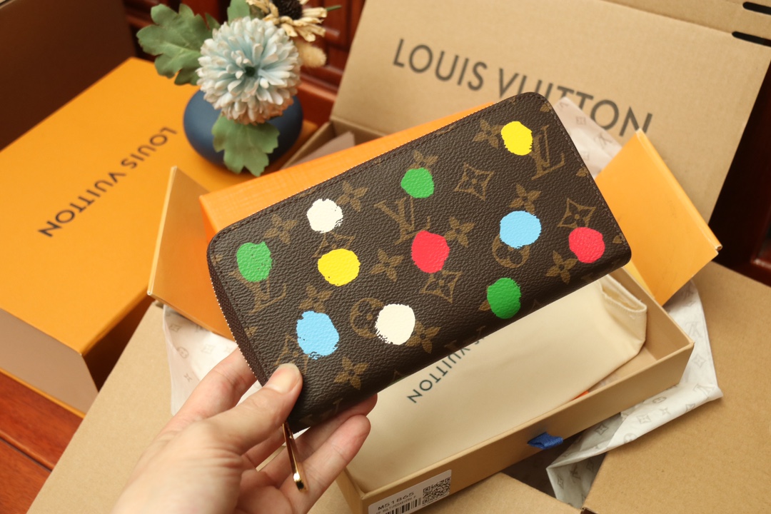 [TOP]Designer Yayoi Kusama Zippy Wallet - Monogram Multicolor - Gorchic - $136.99